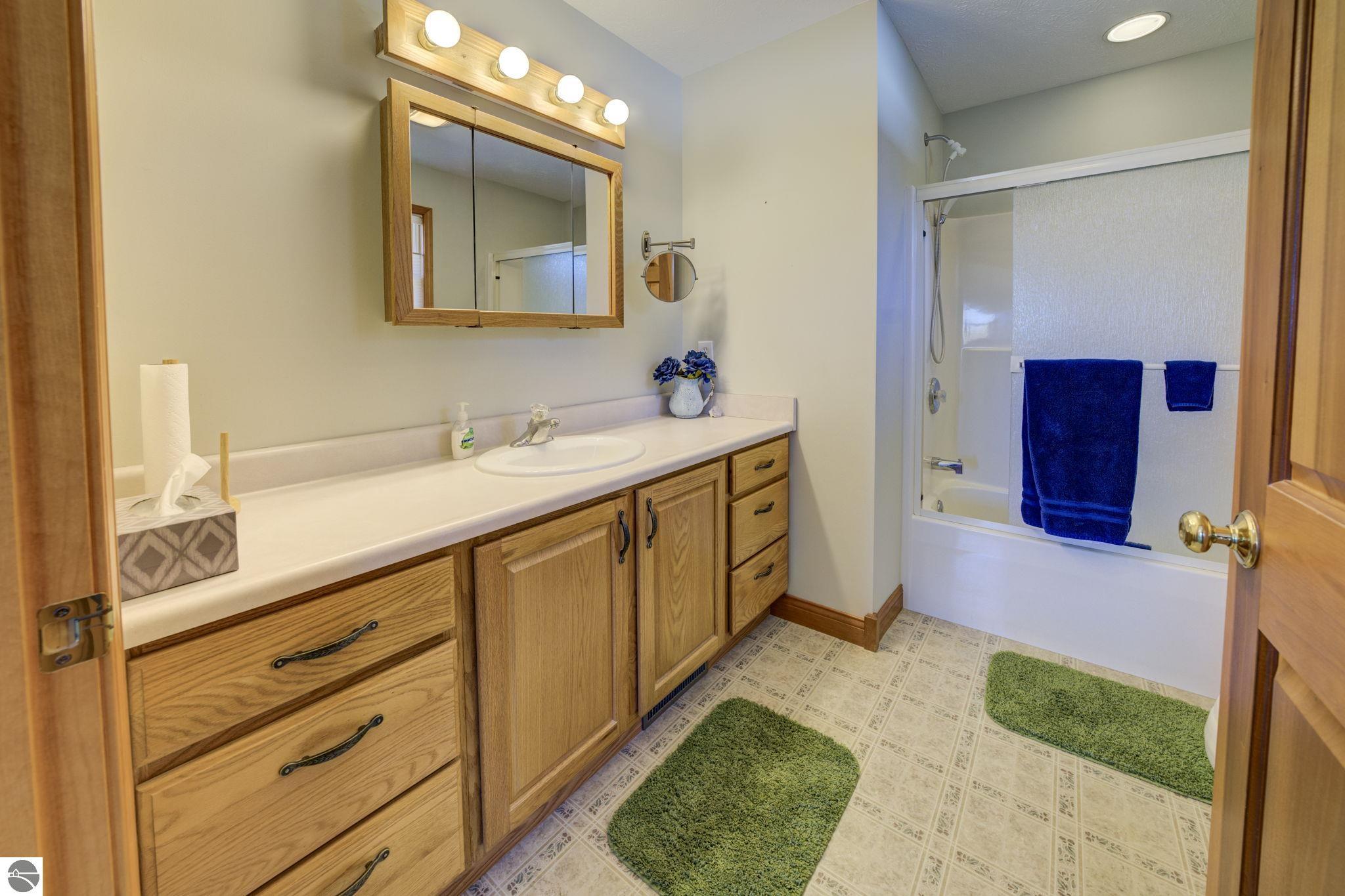 533 S Lake Shore Drive