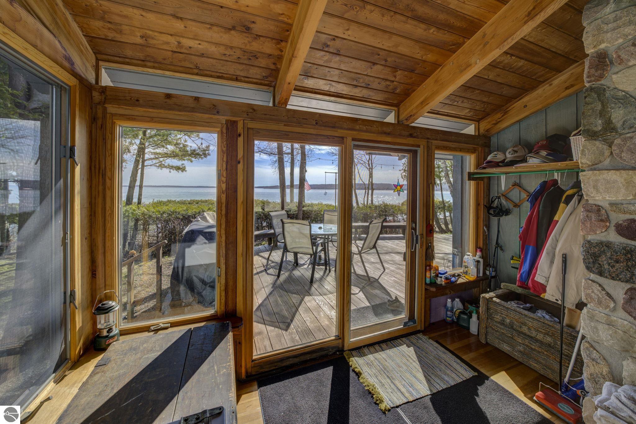 4152 N Omena Point Road