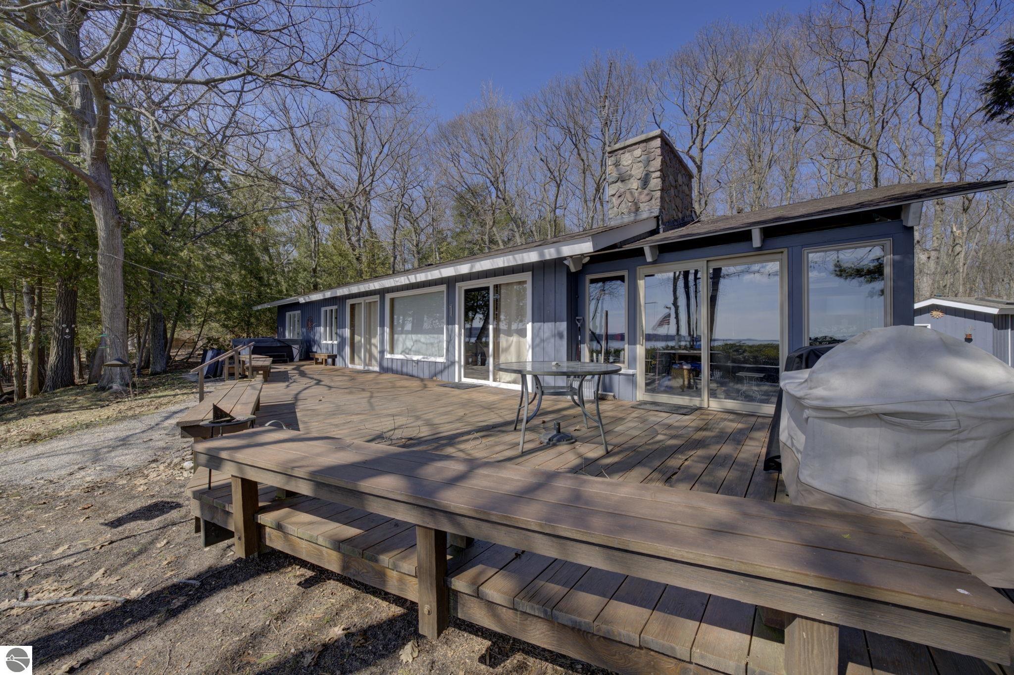 4152 N Omena Point Road