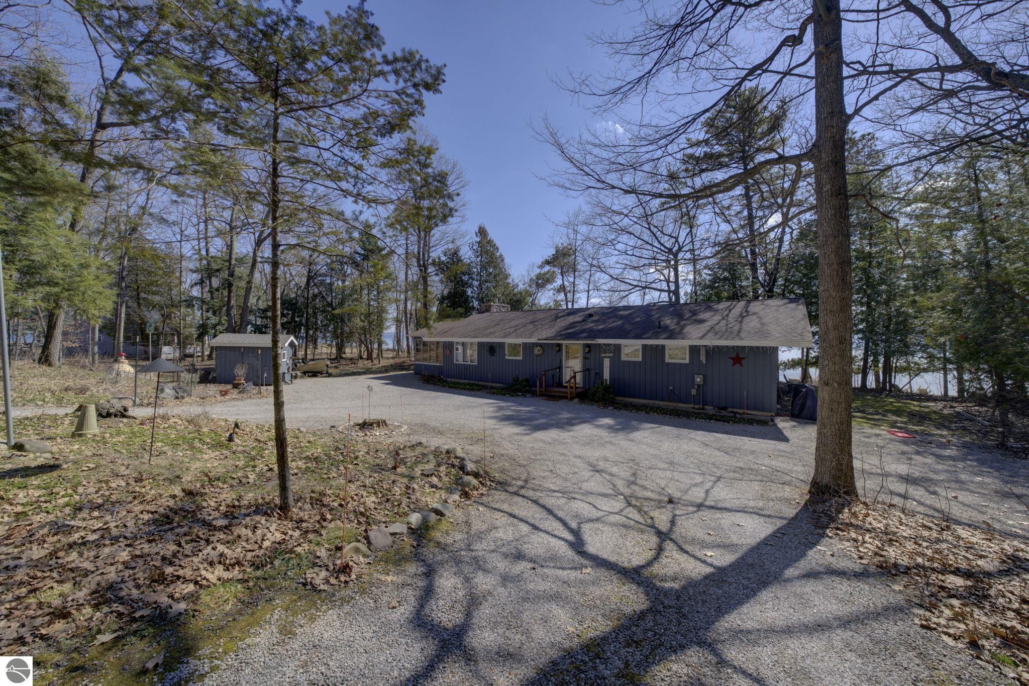 4152 N Omena Point Road