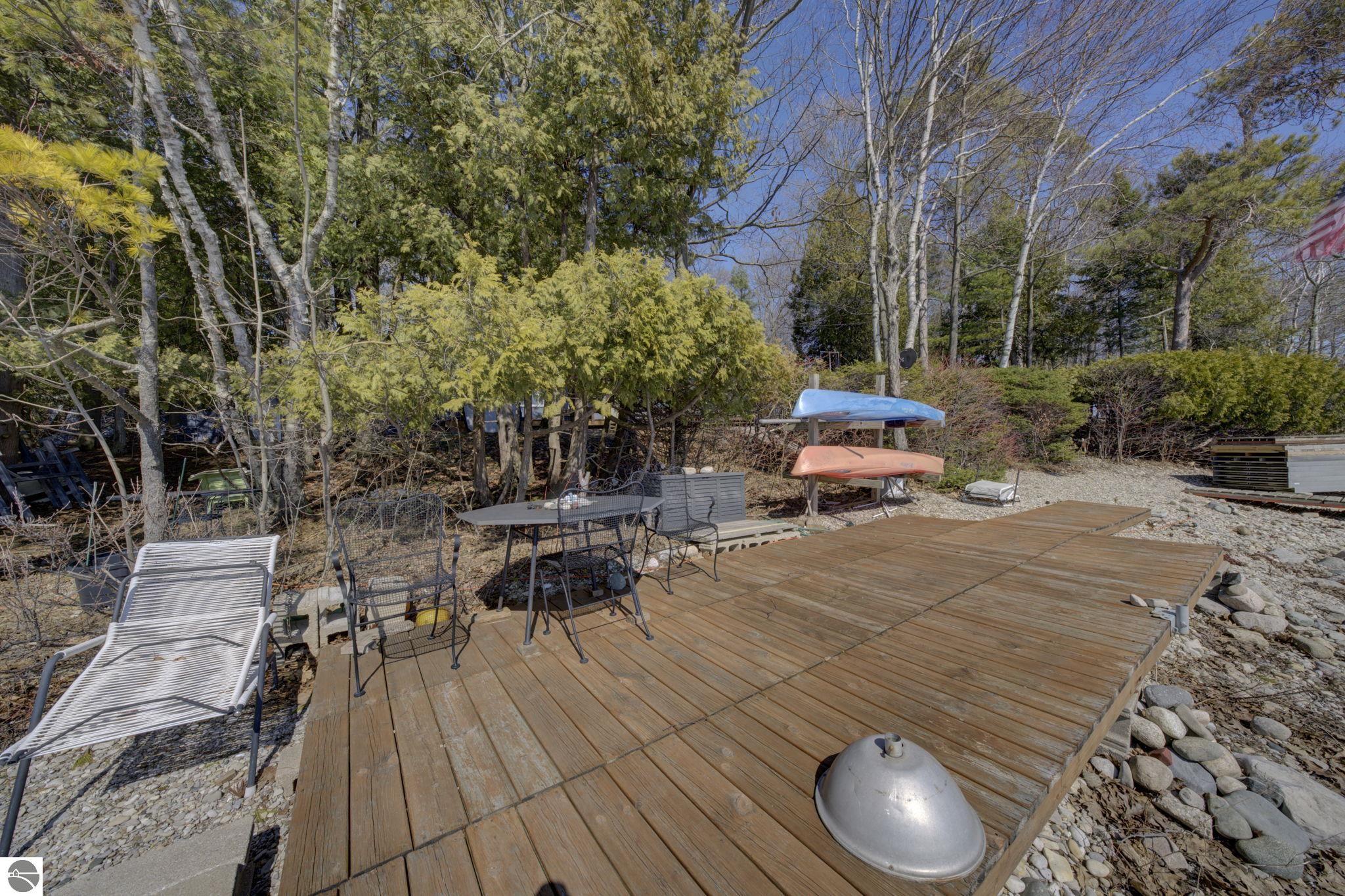 4152 N Omena Point Road