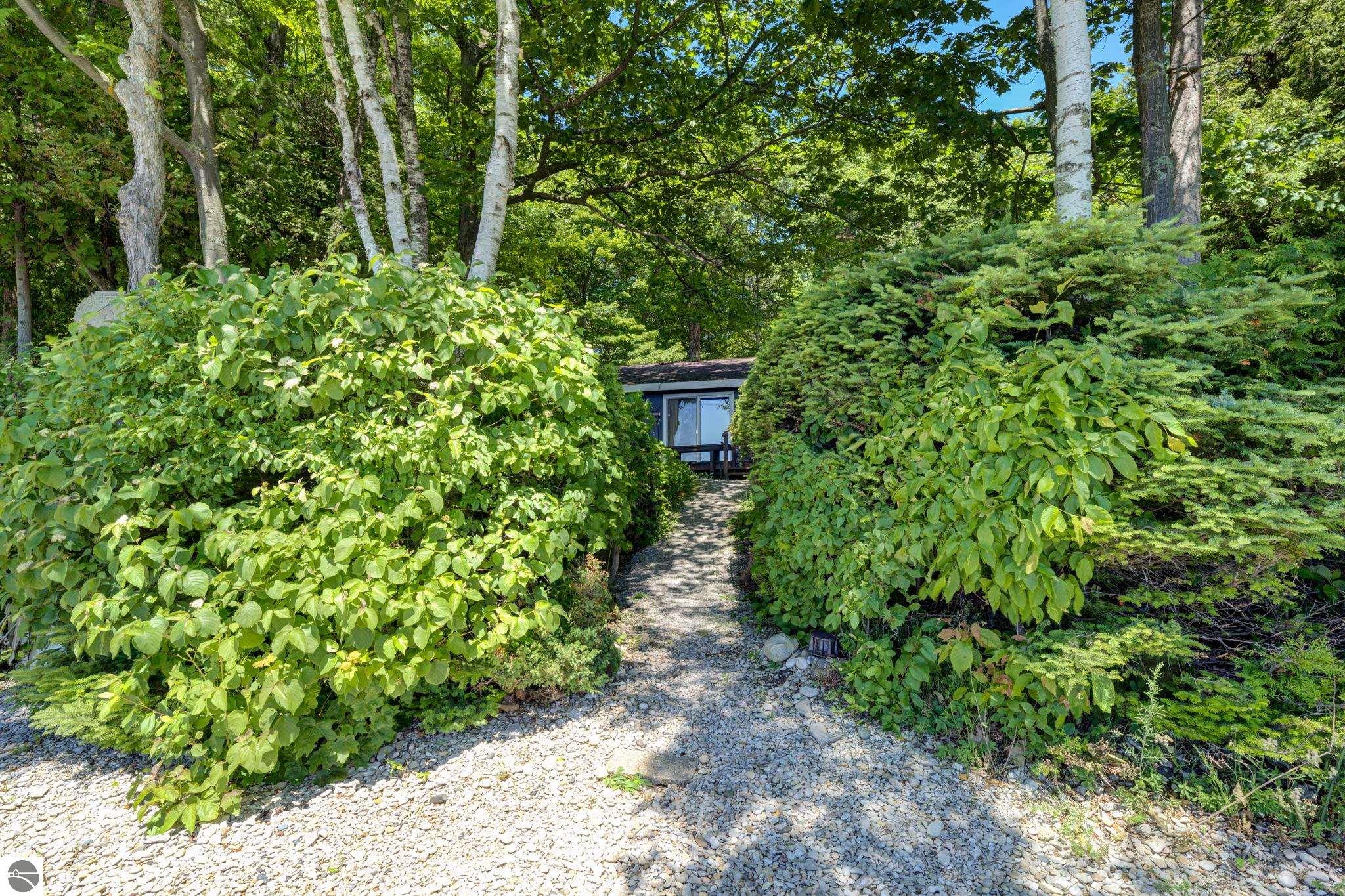 4152 N Omena Point Road
