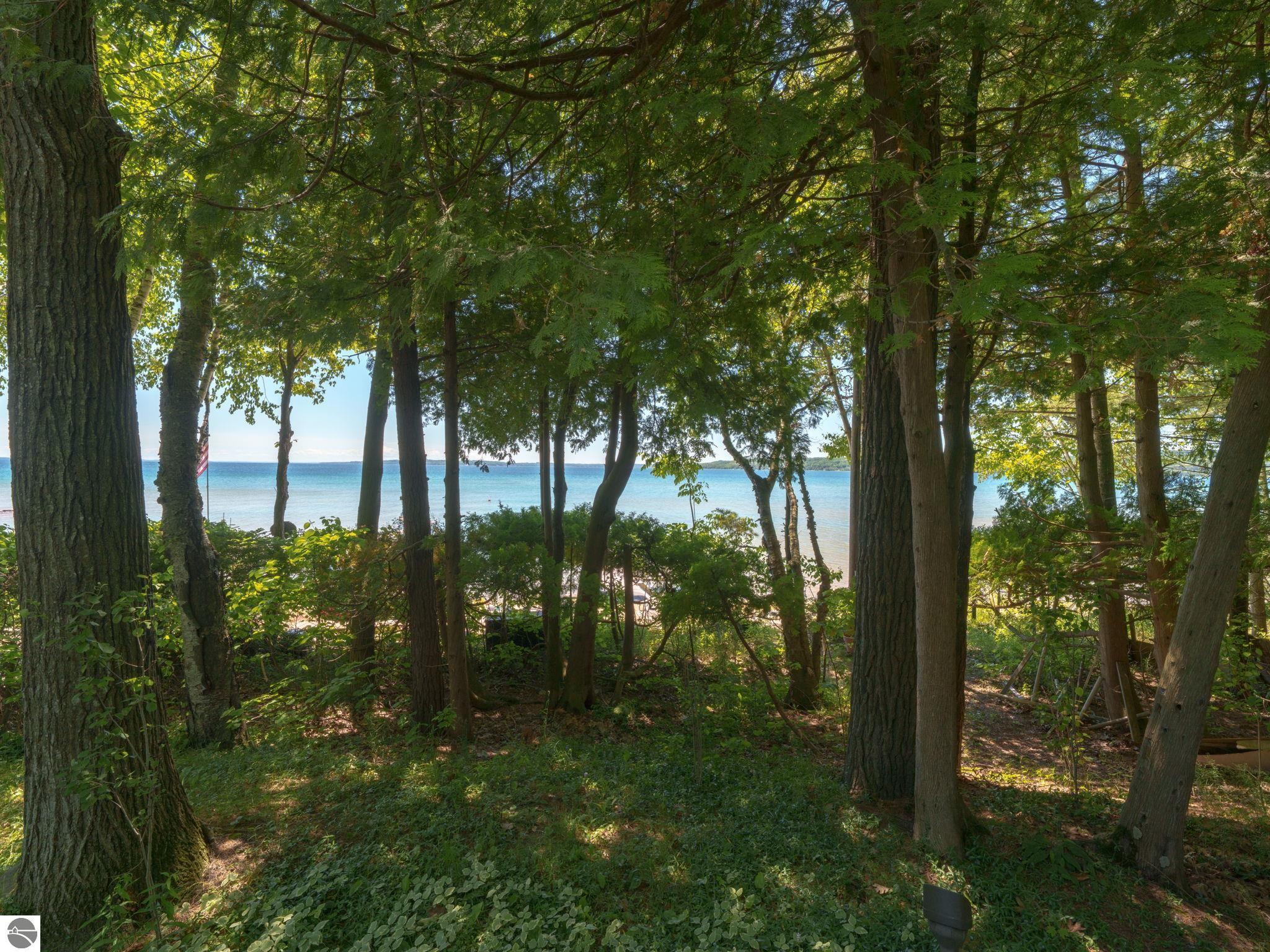 4152 N Omena Point Road