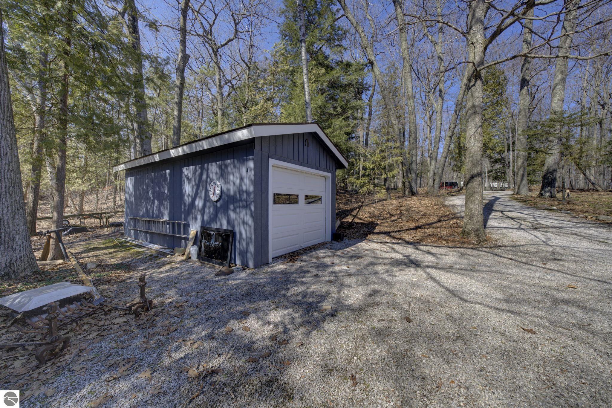 4152 N Omena Point Road