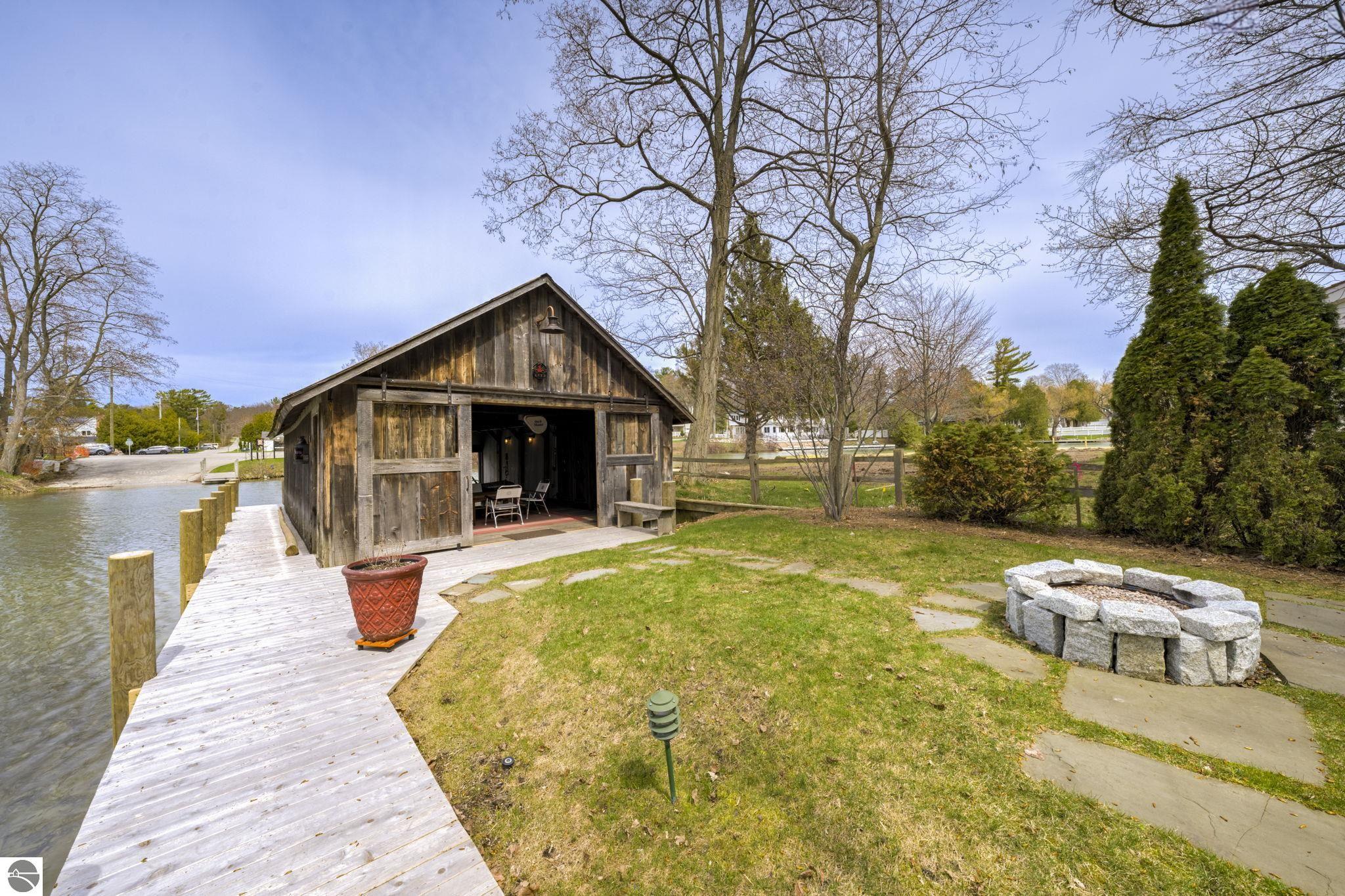 195 E Cedar Street