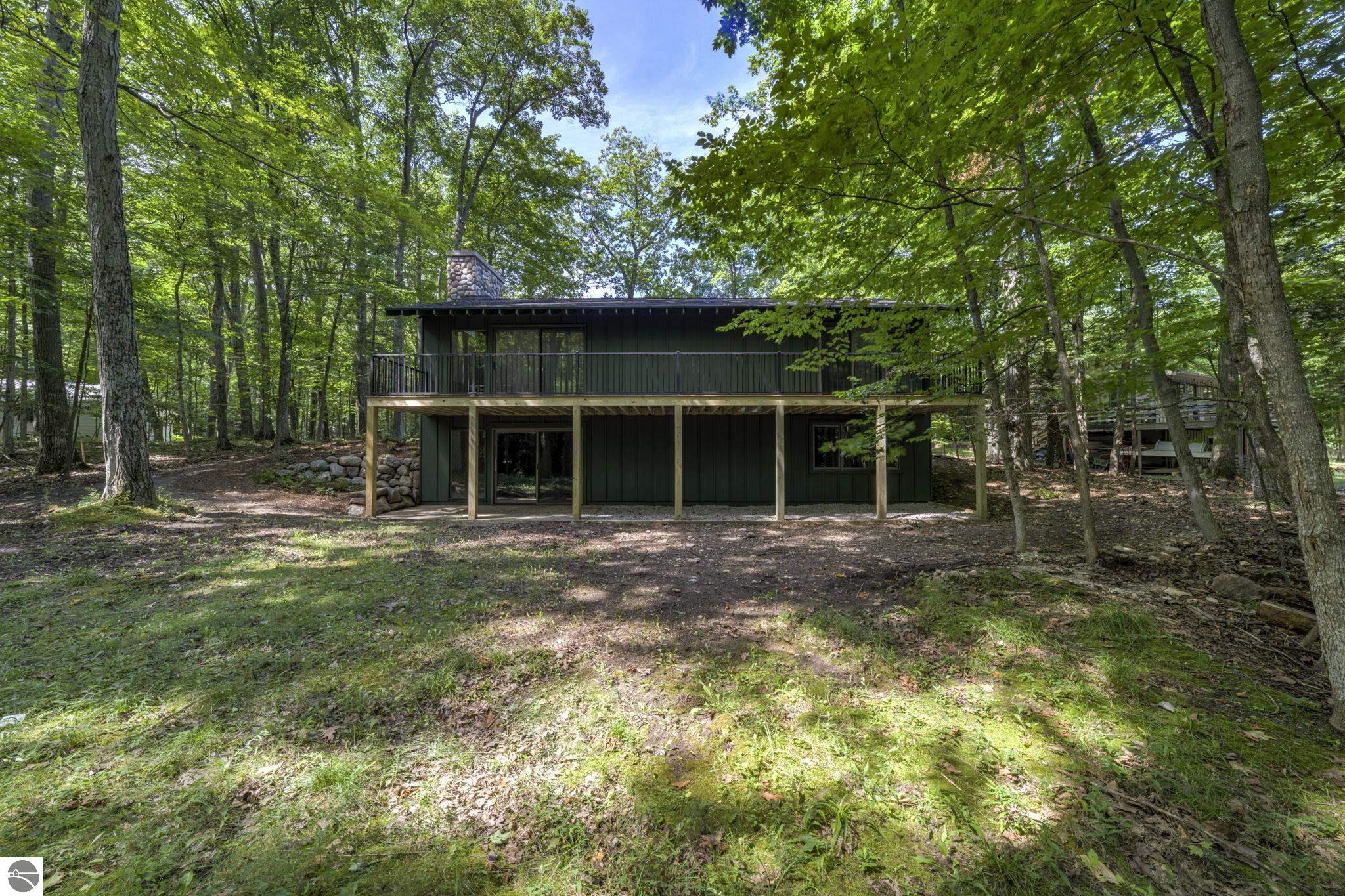 4005 E Oxford Drive