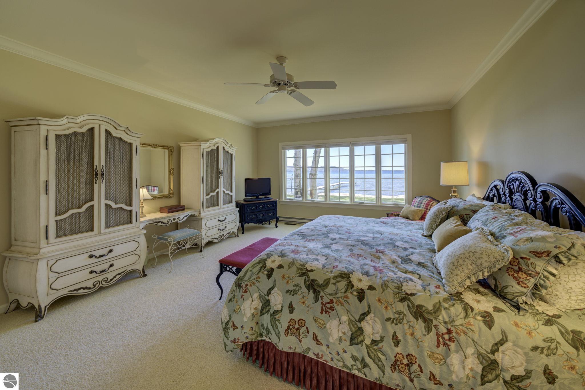 4868 W Whispering Pines Lane