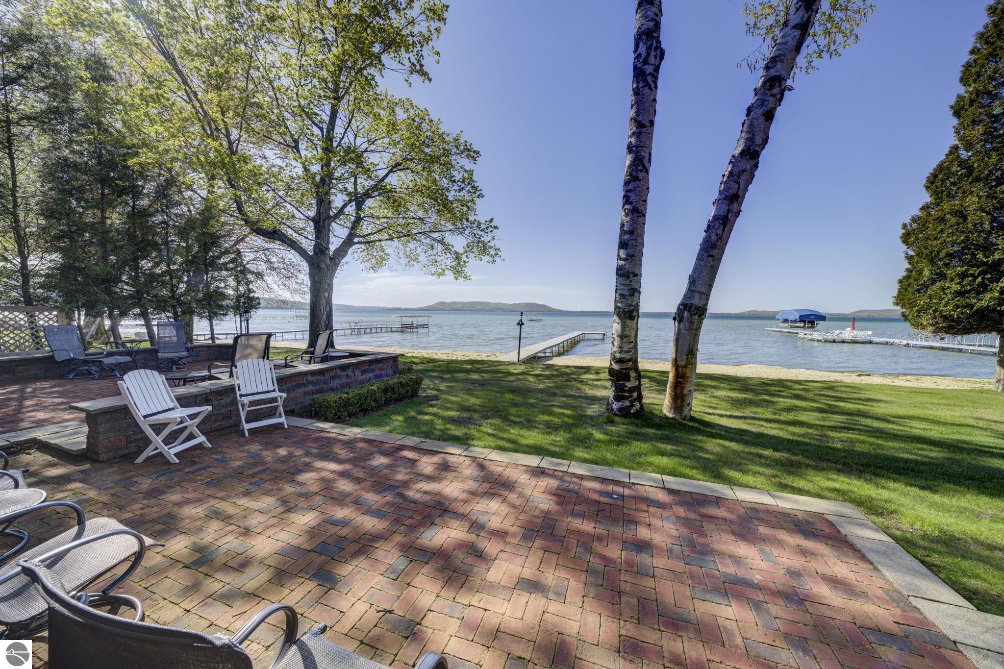 4868 W Whispering Pines Lane