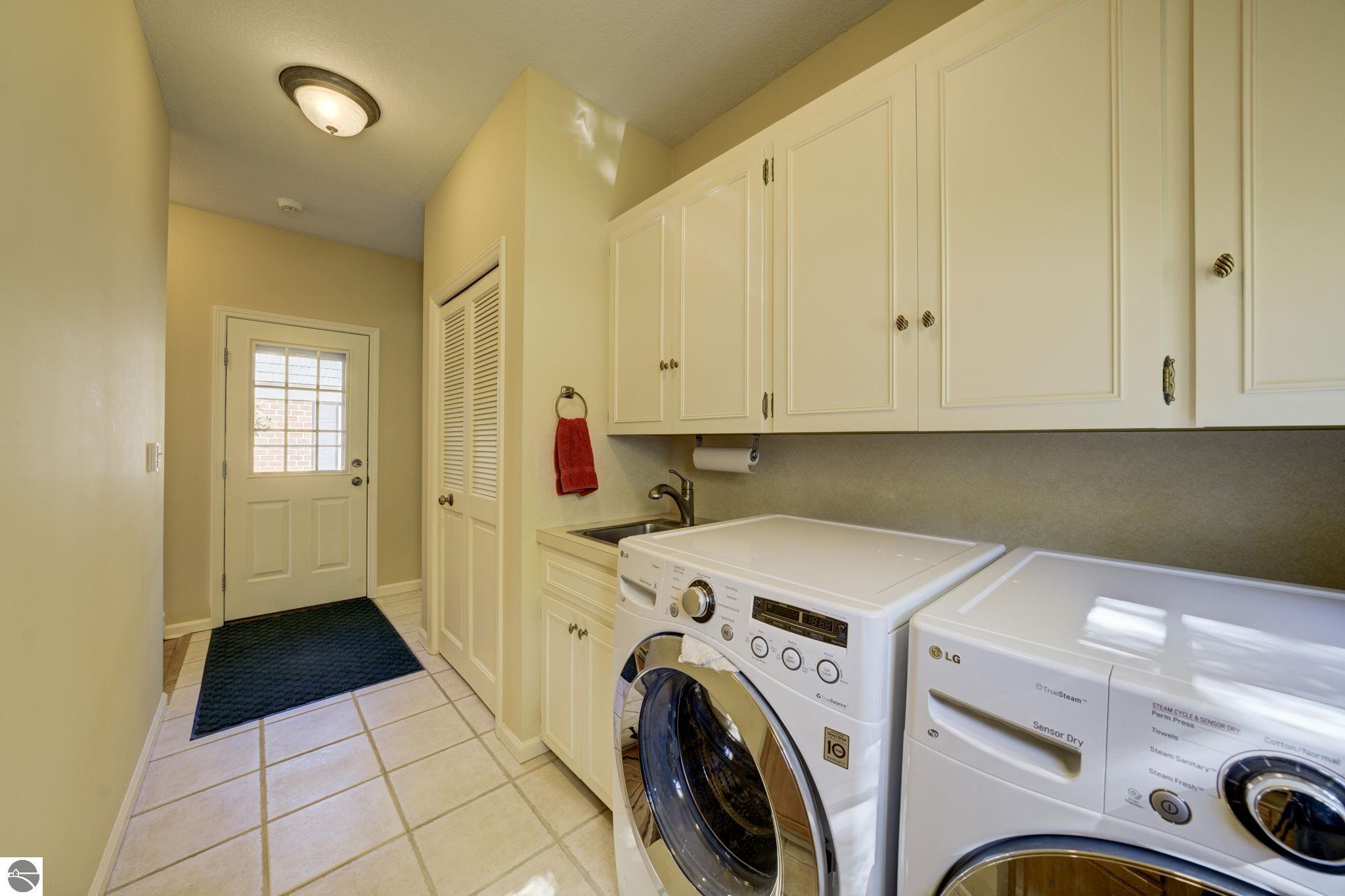 4868 W Whispering Pines Lane
