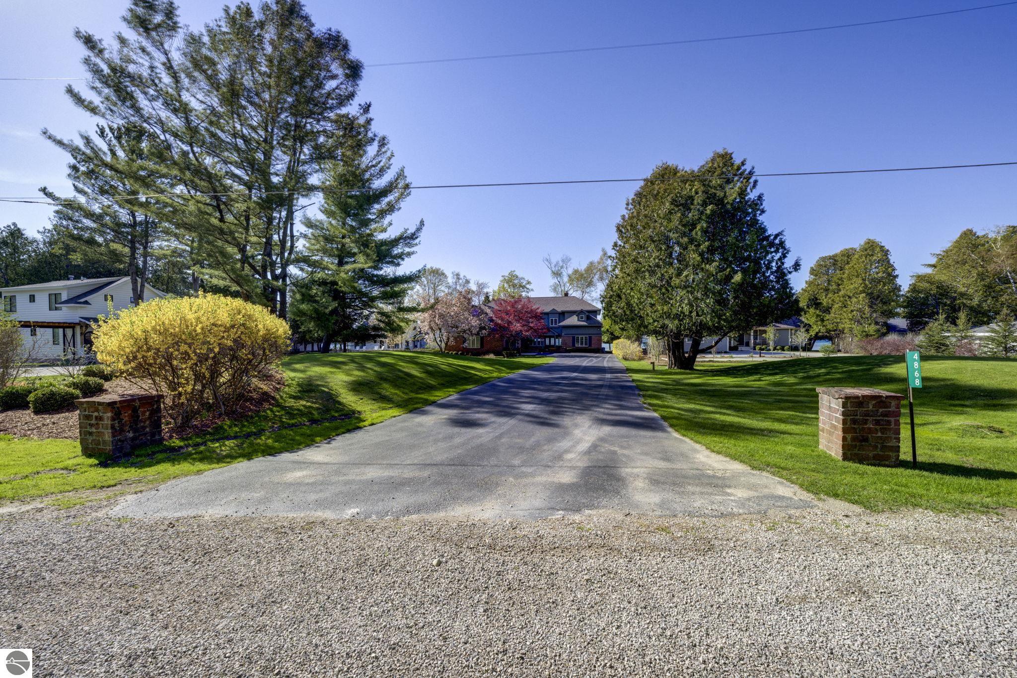 4868 W Whispering Pines Lane