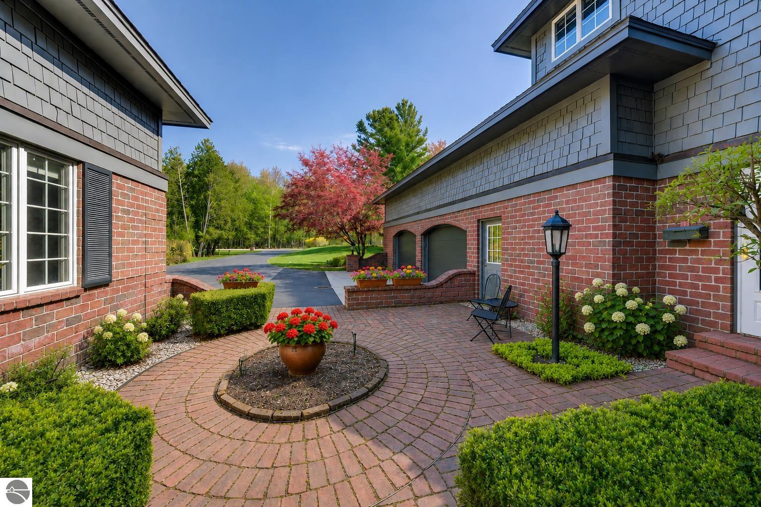 4868 W Whispering Pines Lane