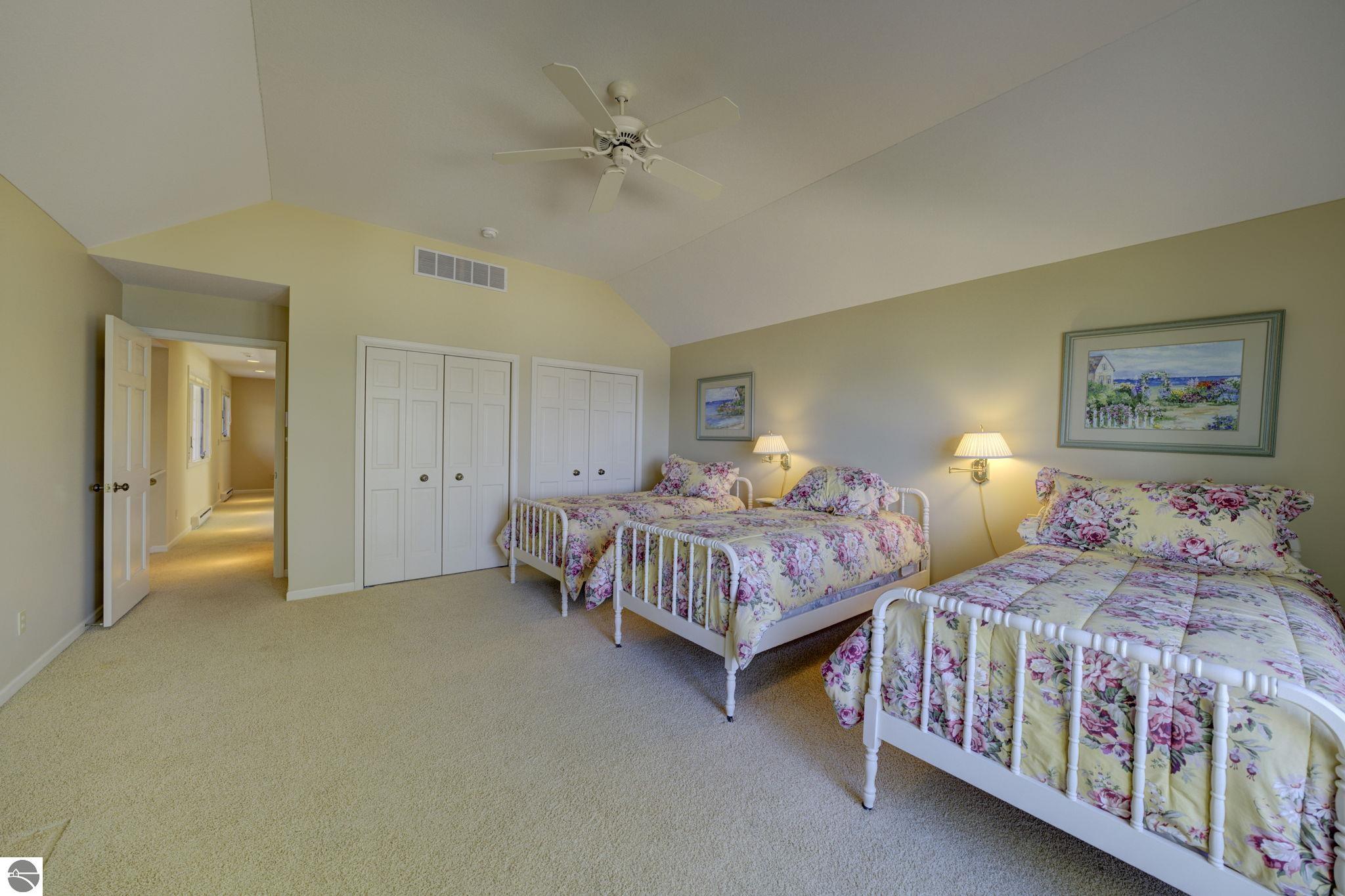 4868 W Whispering Pines Lane