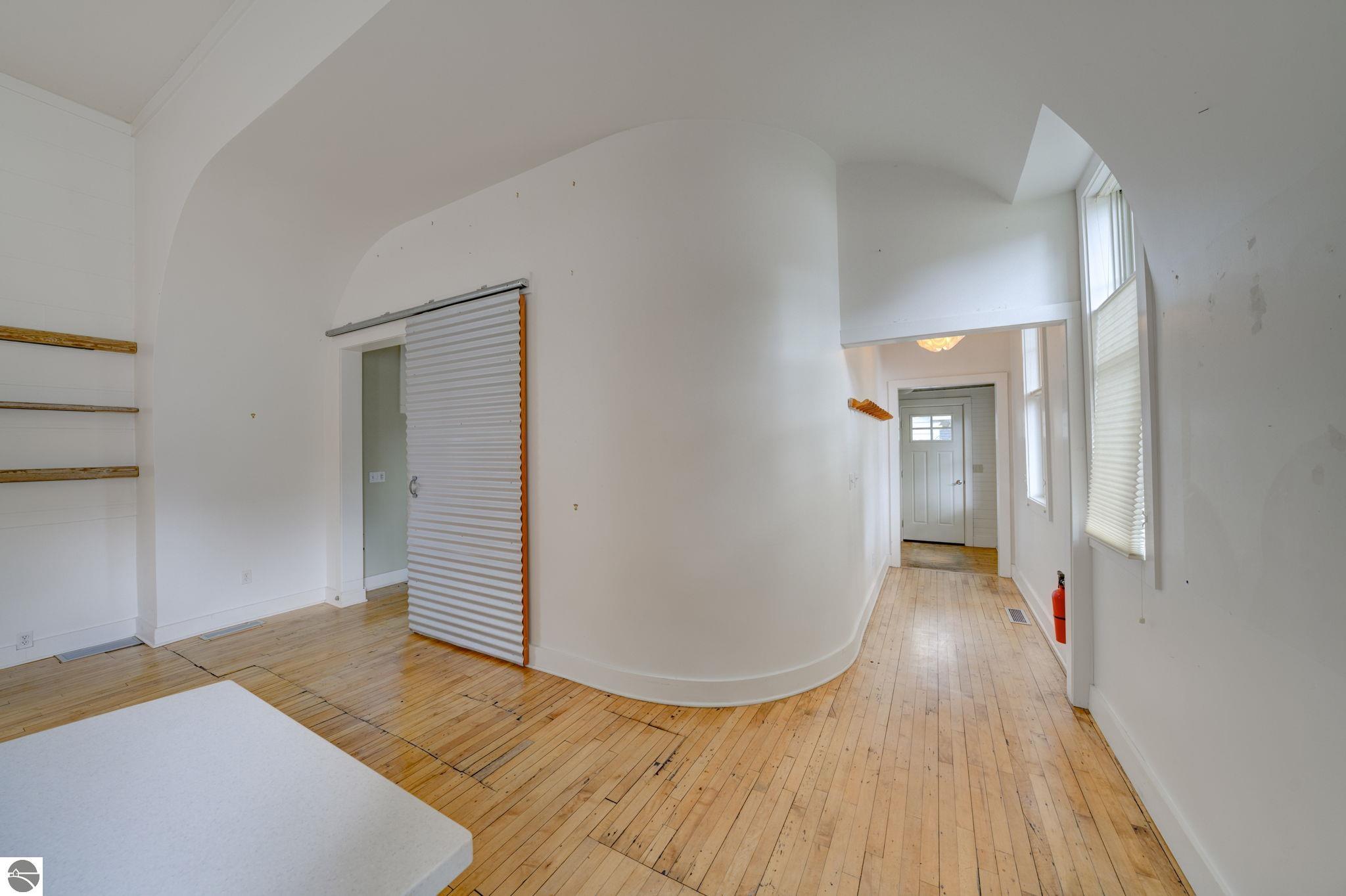 402 W Tenth Street