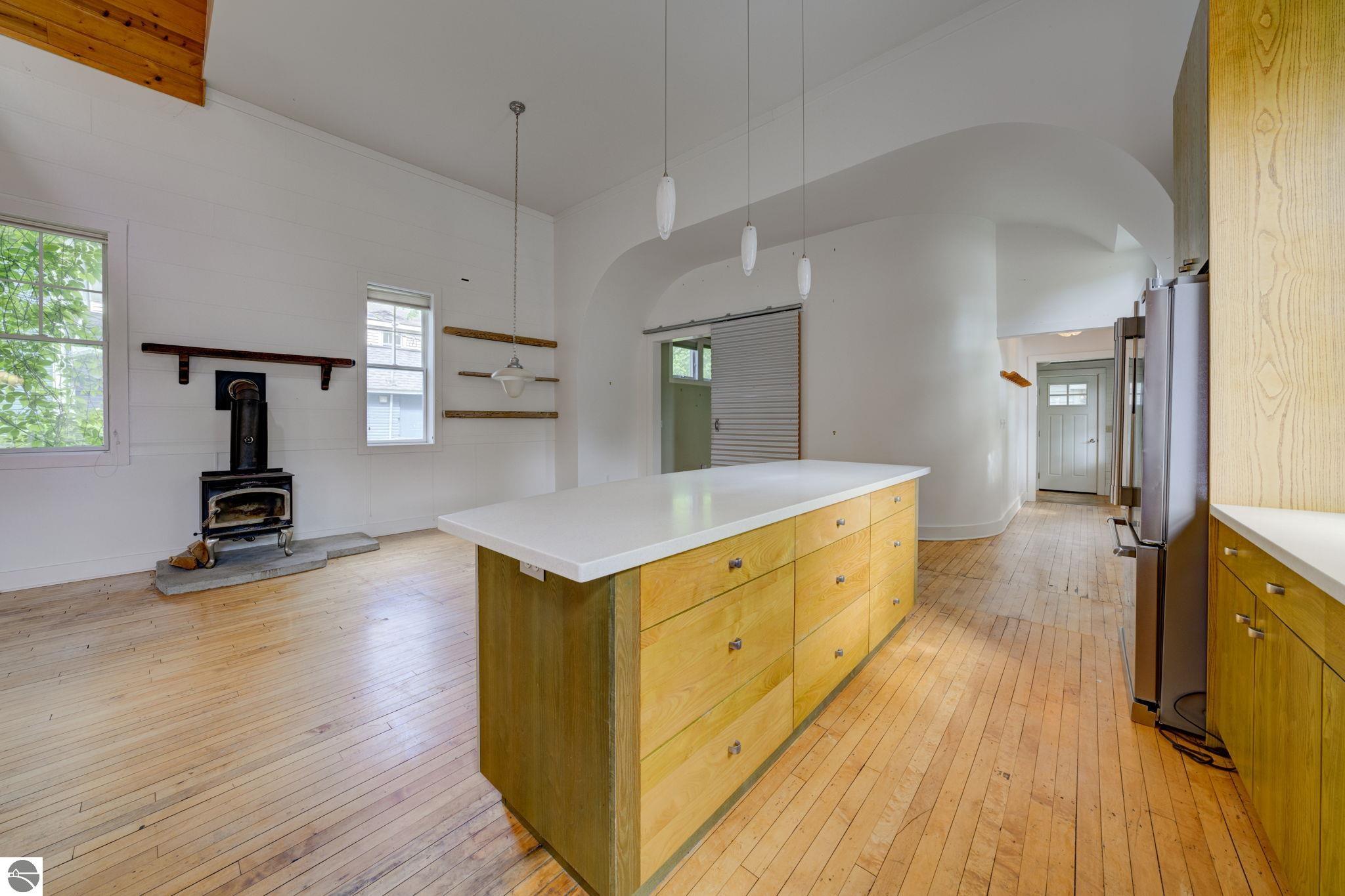 402 W Tenth Street