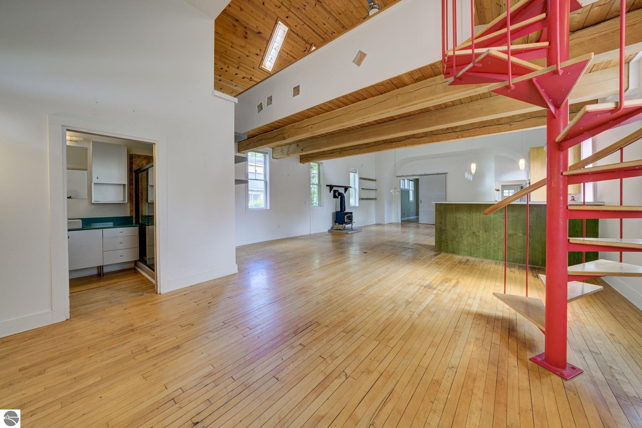 402 W Tenth Street