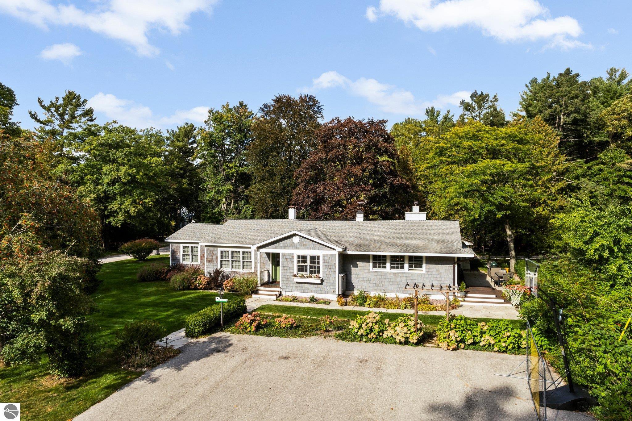 116 W Hill Street