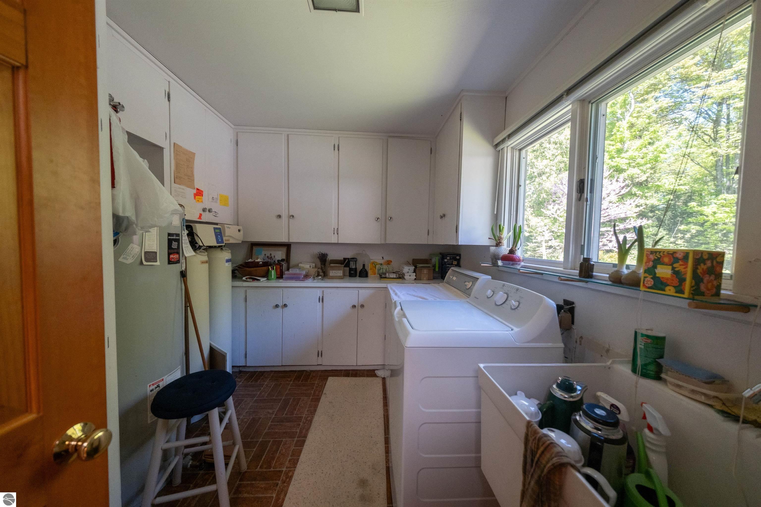5254 N Manitou Trail