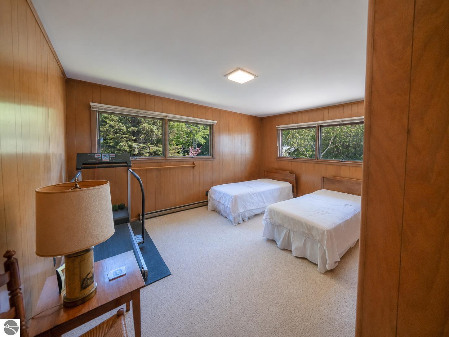 5254 N Manitou Trail