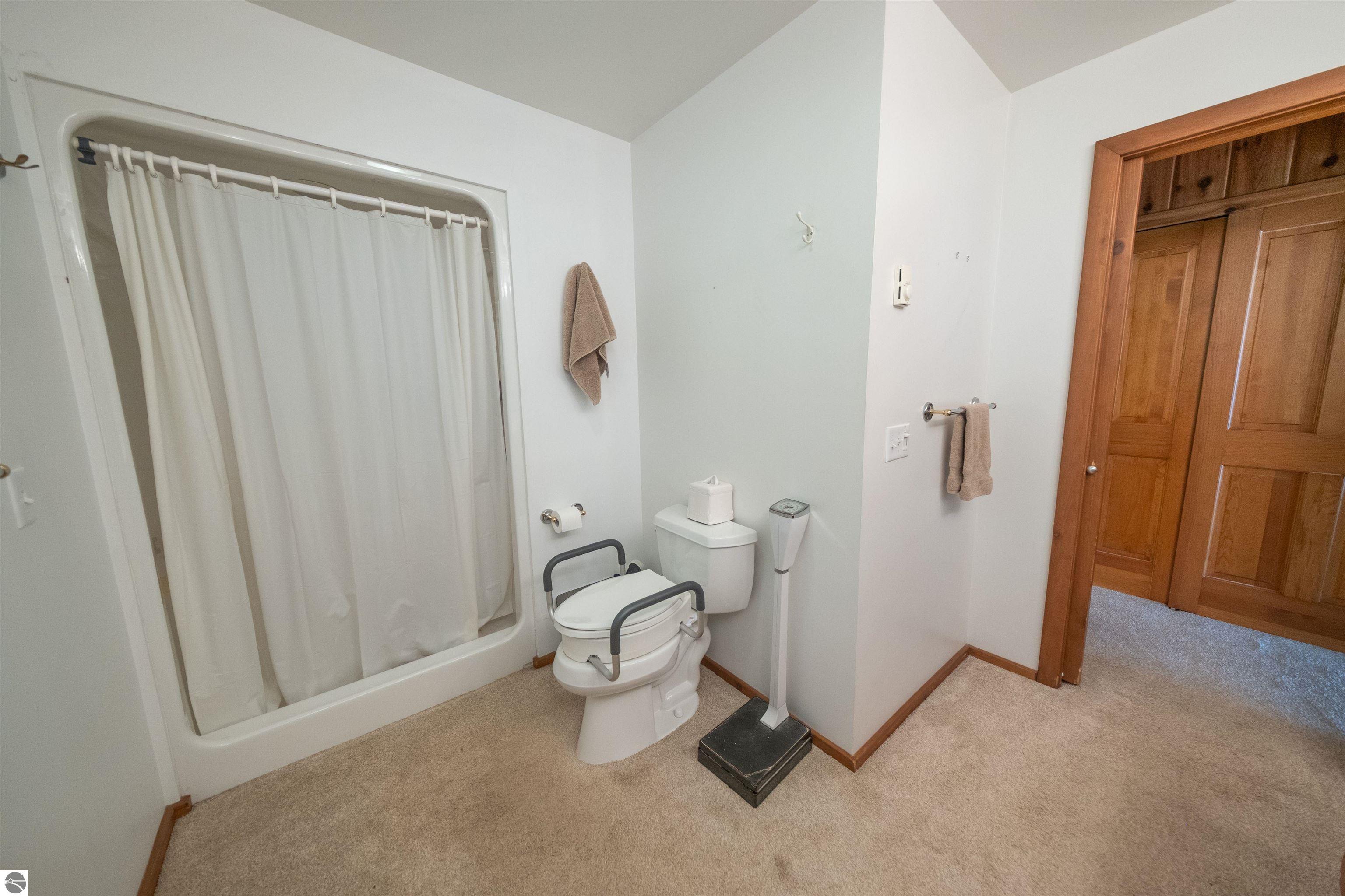 5254 N Manitou Trail