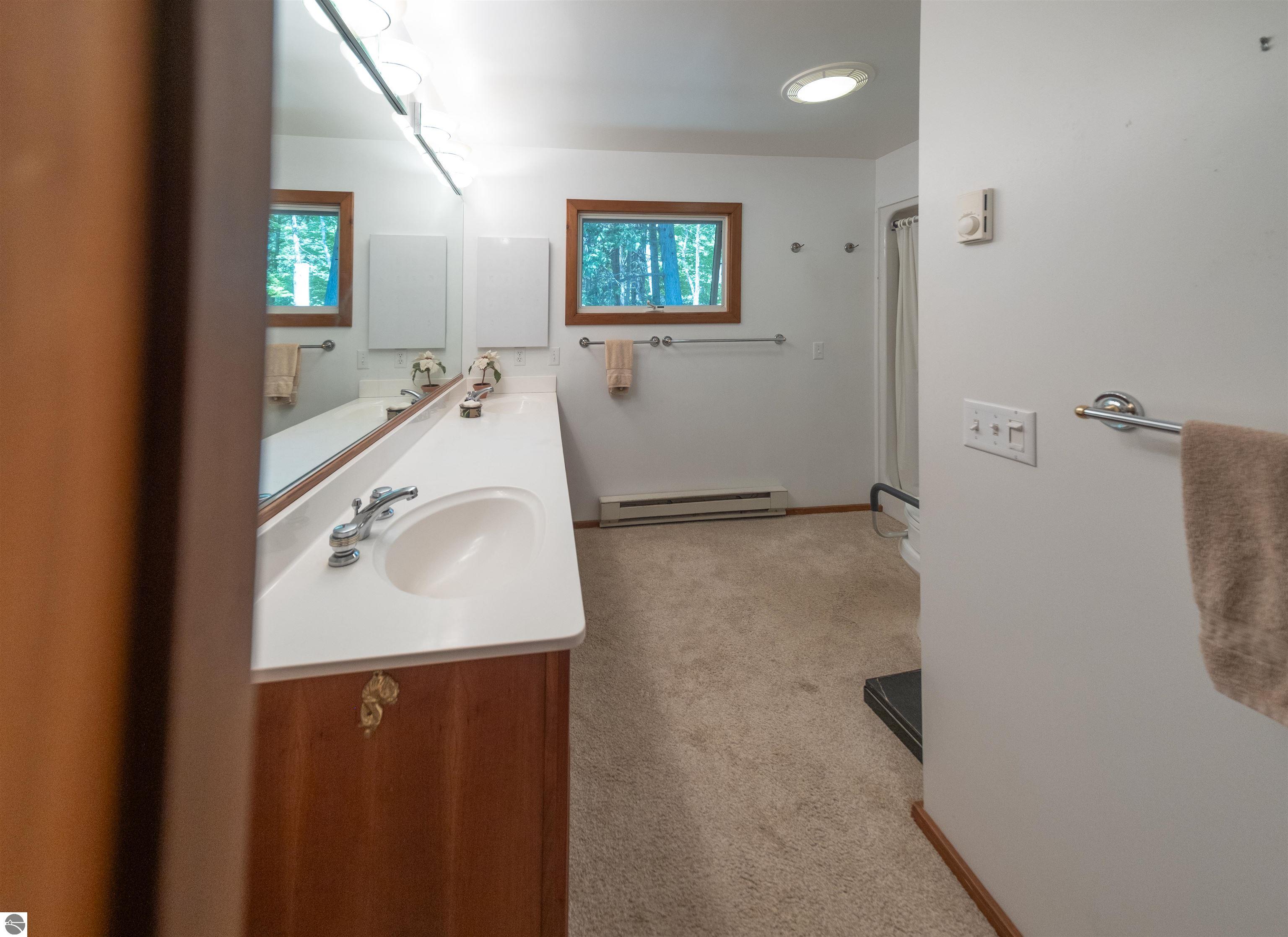 5254 N Manitou Trail