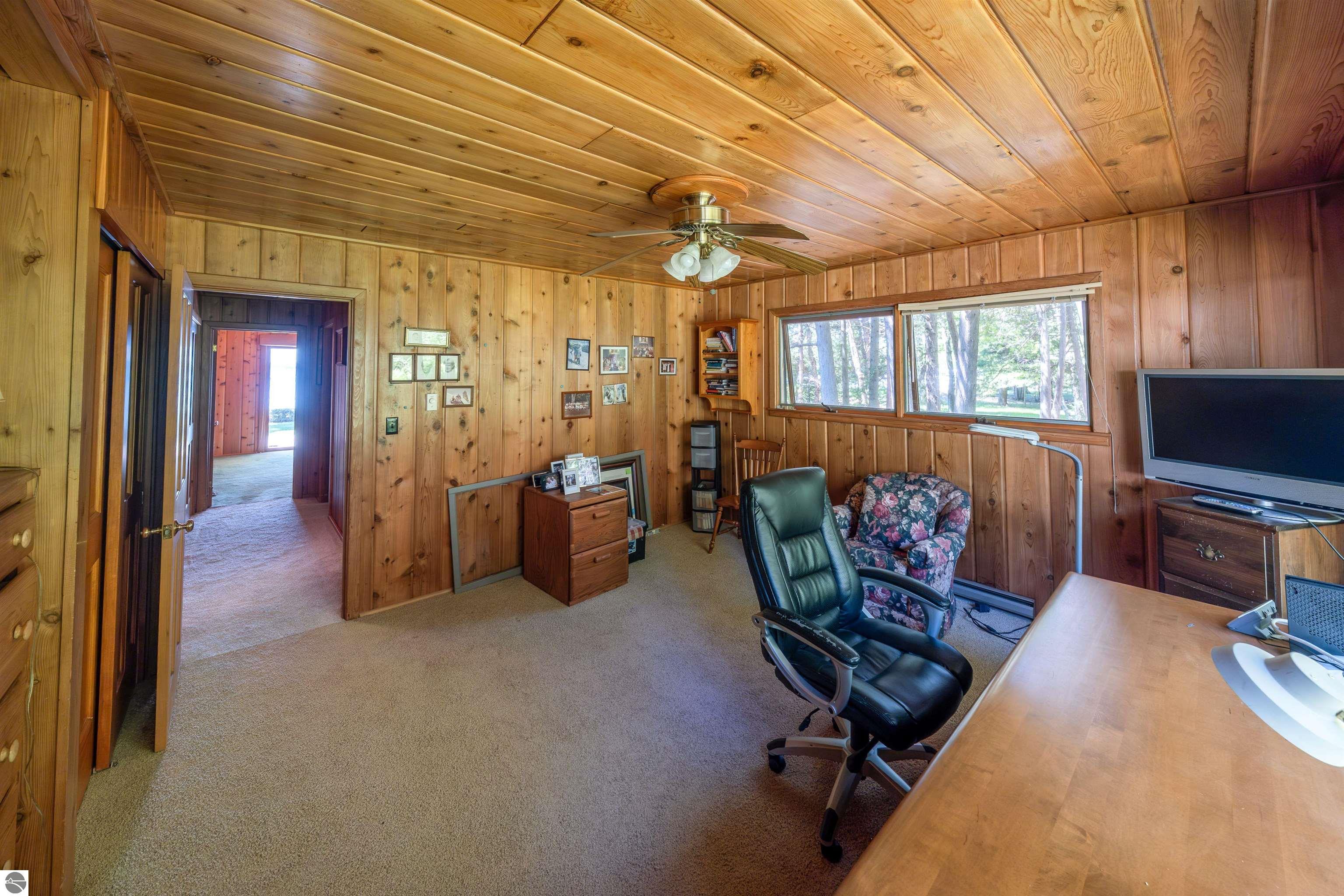 5254 N Manitou Trail