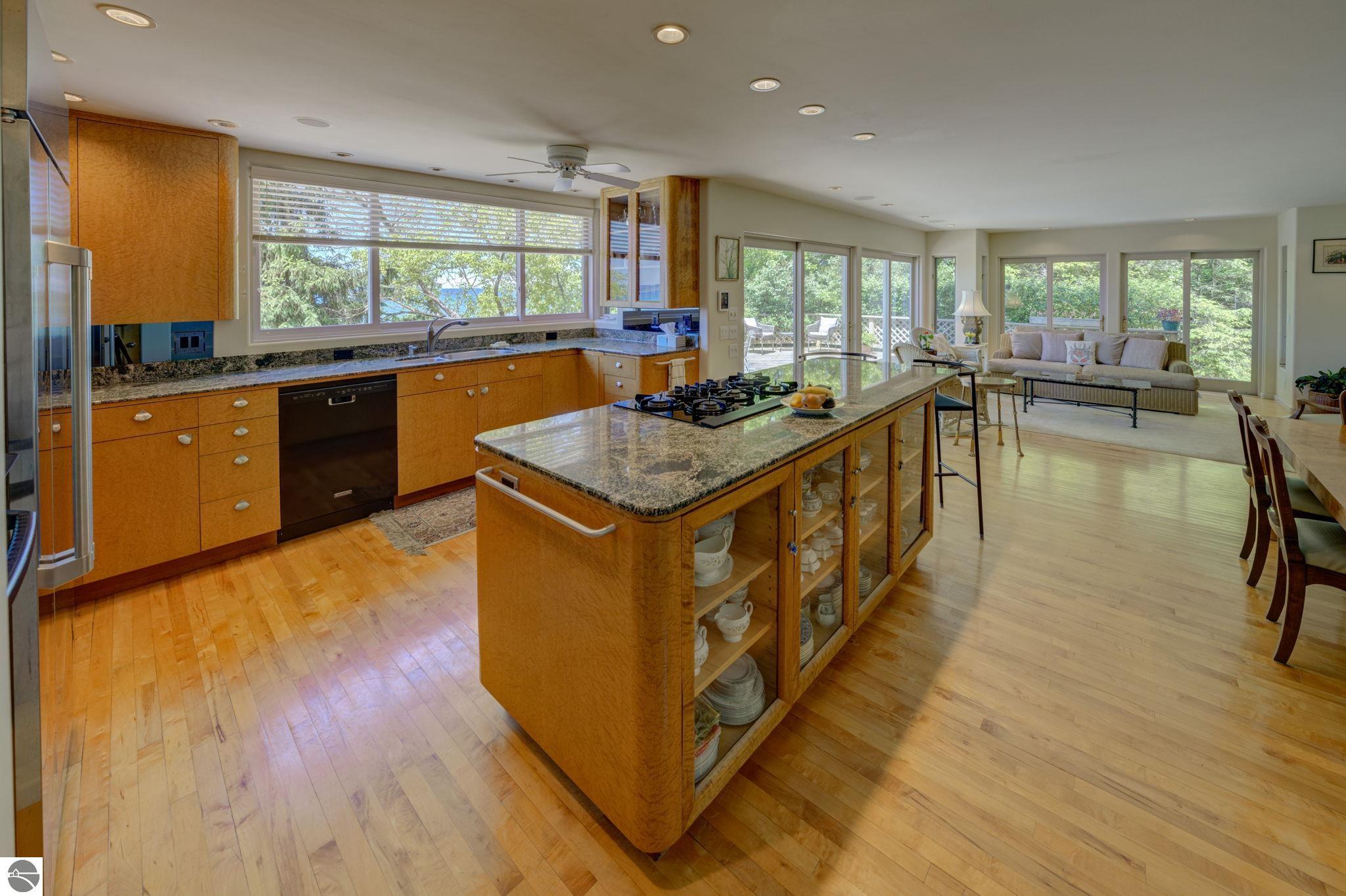 968 S Manitou Trail