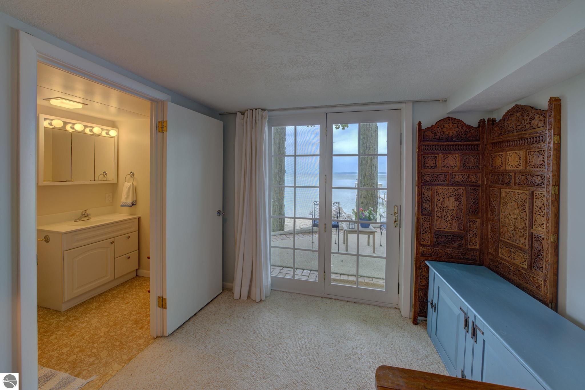 11711 S West Bay Shore Drive