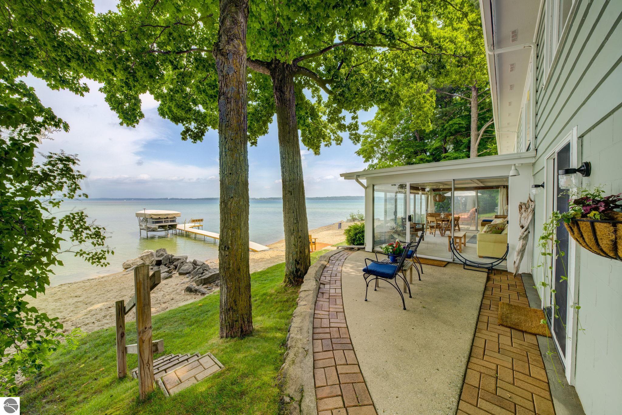 11711 S West Bay Shore Drive
