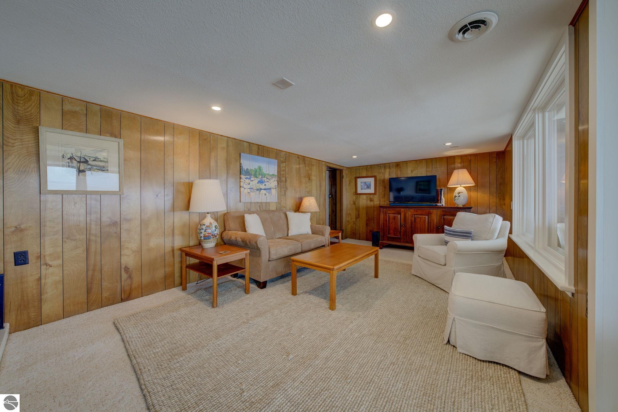 11711 S West Bay Shore Drive