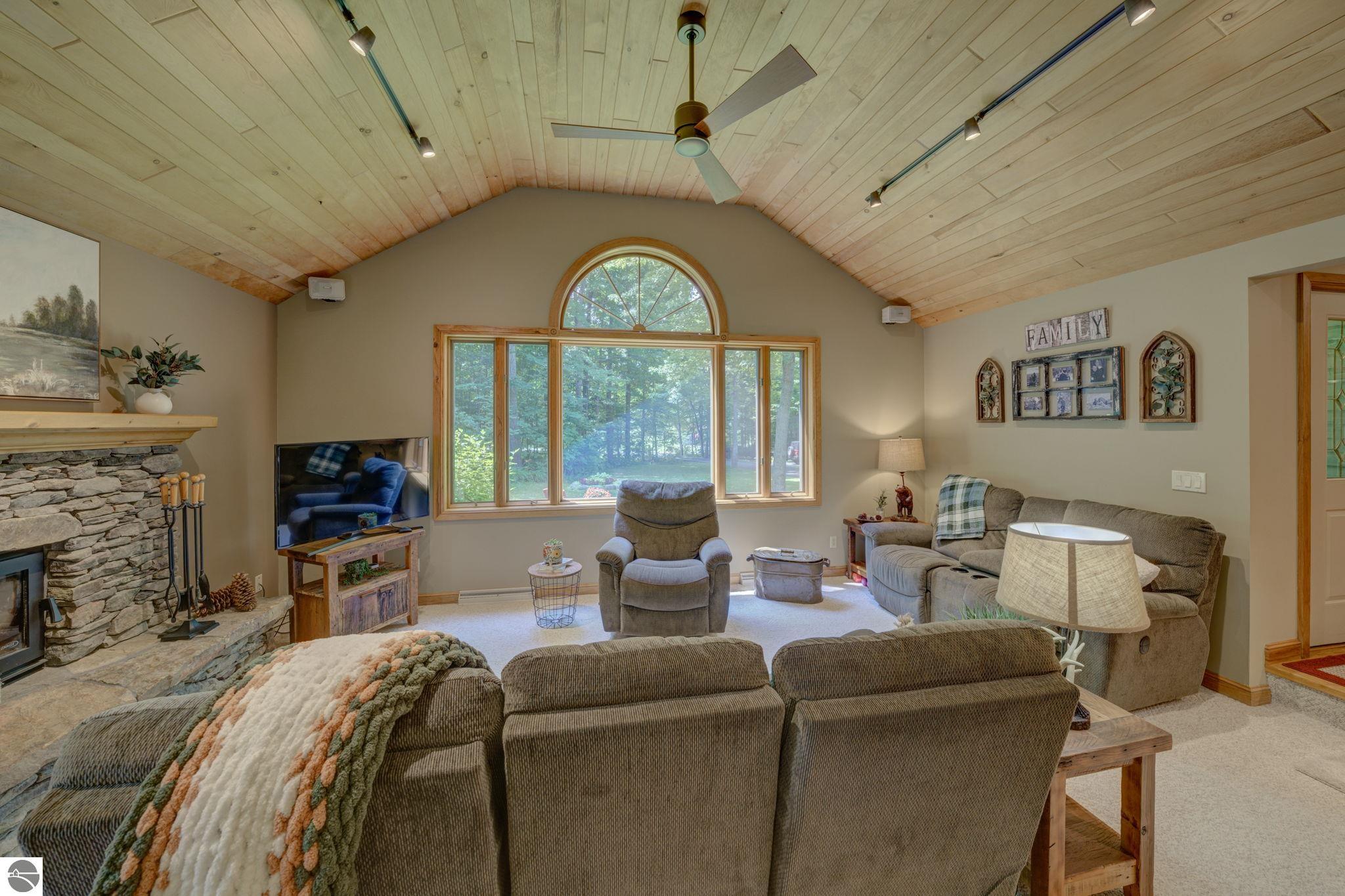 244 W Kasson Center Road