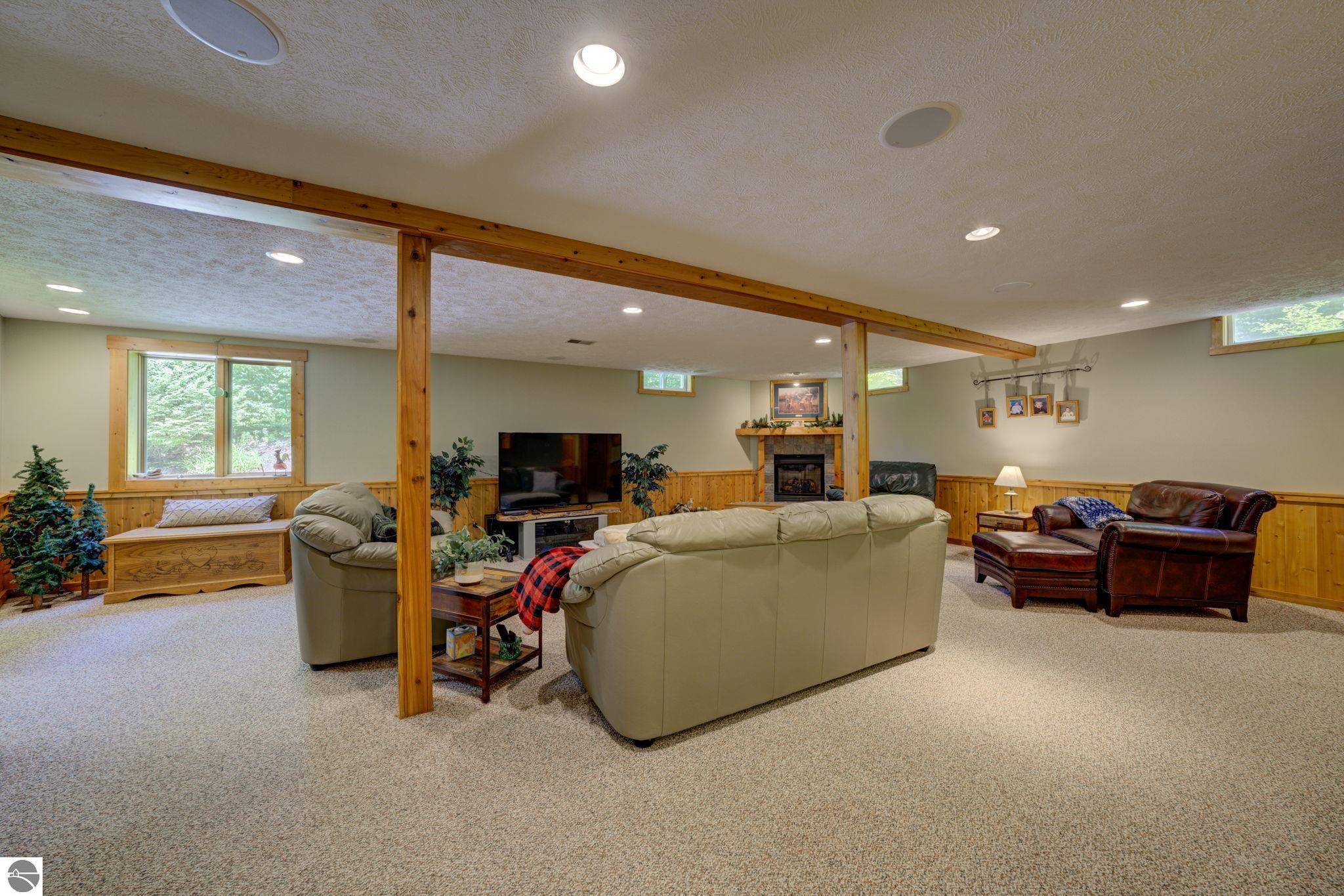 244 W Kasson Center Road