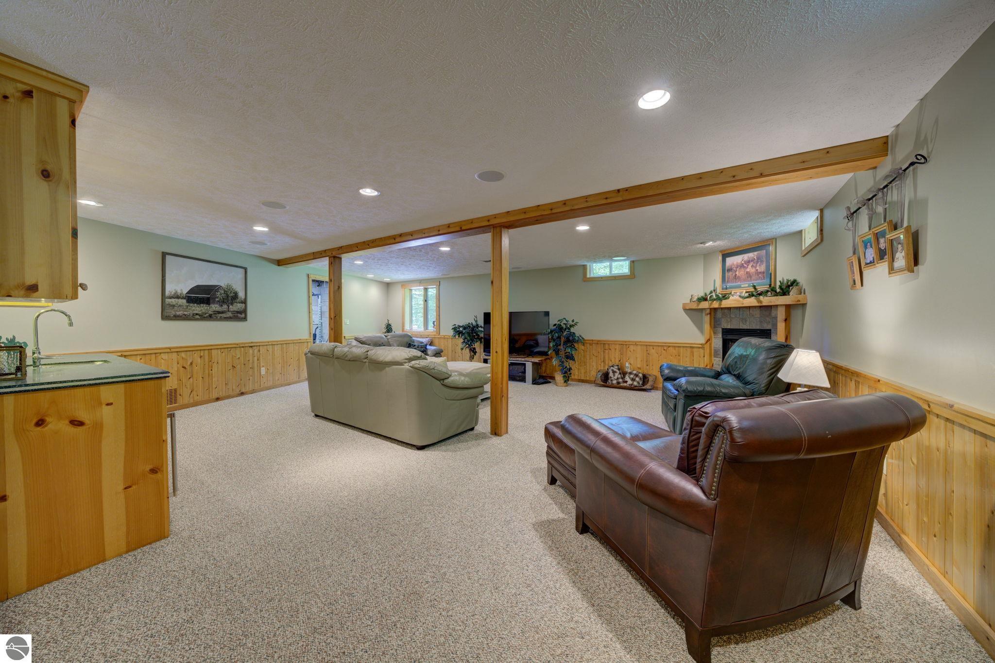 244 W Kasson Center Road