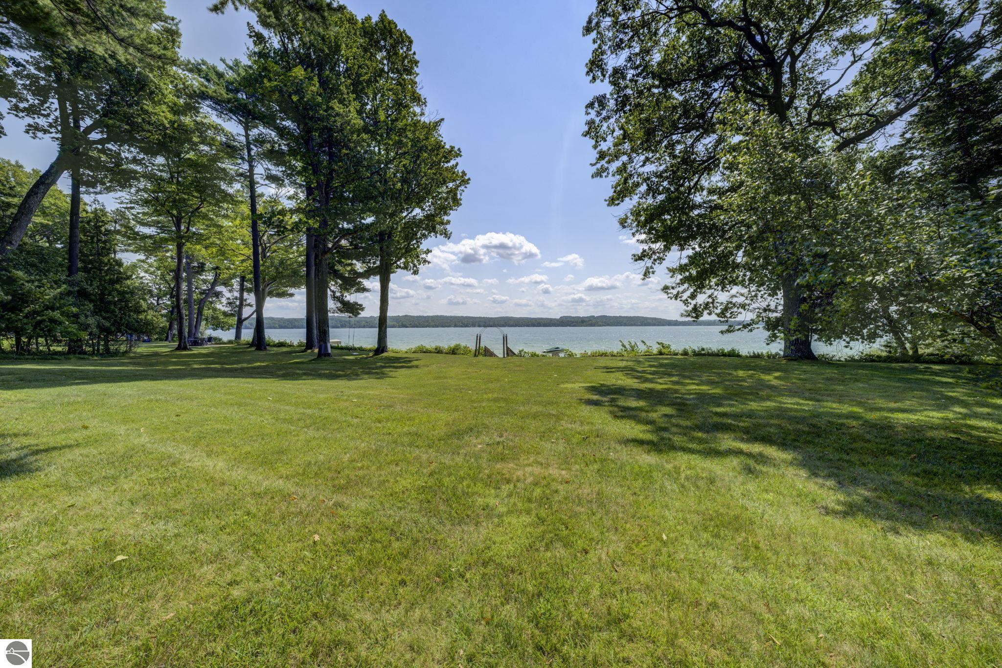 3706 N Manitou Trail