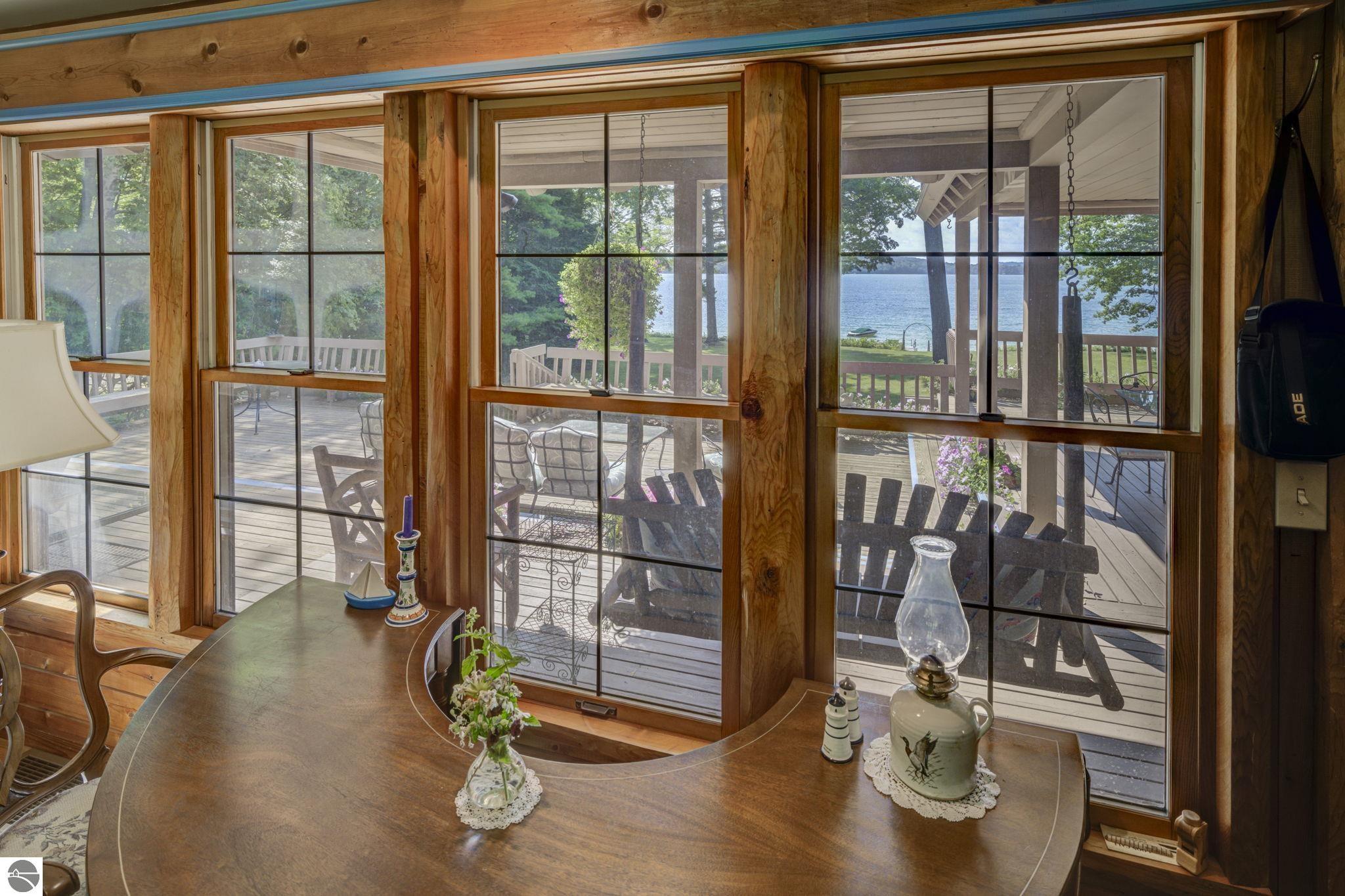 3706 N Manitou Trail