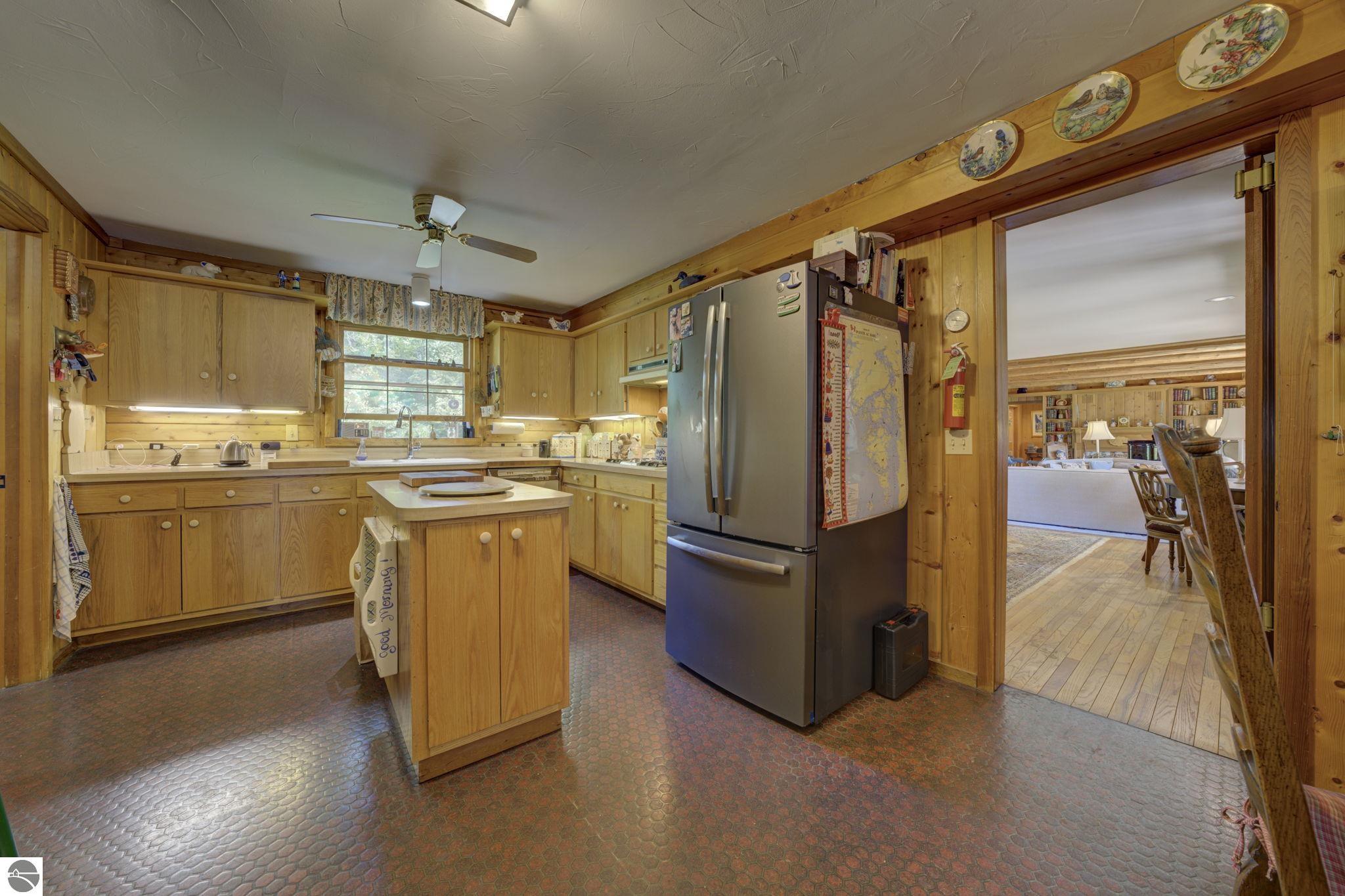 3706 N Manitou Trail