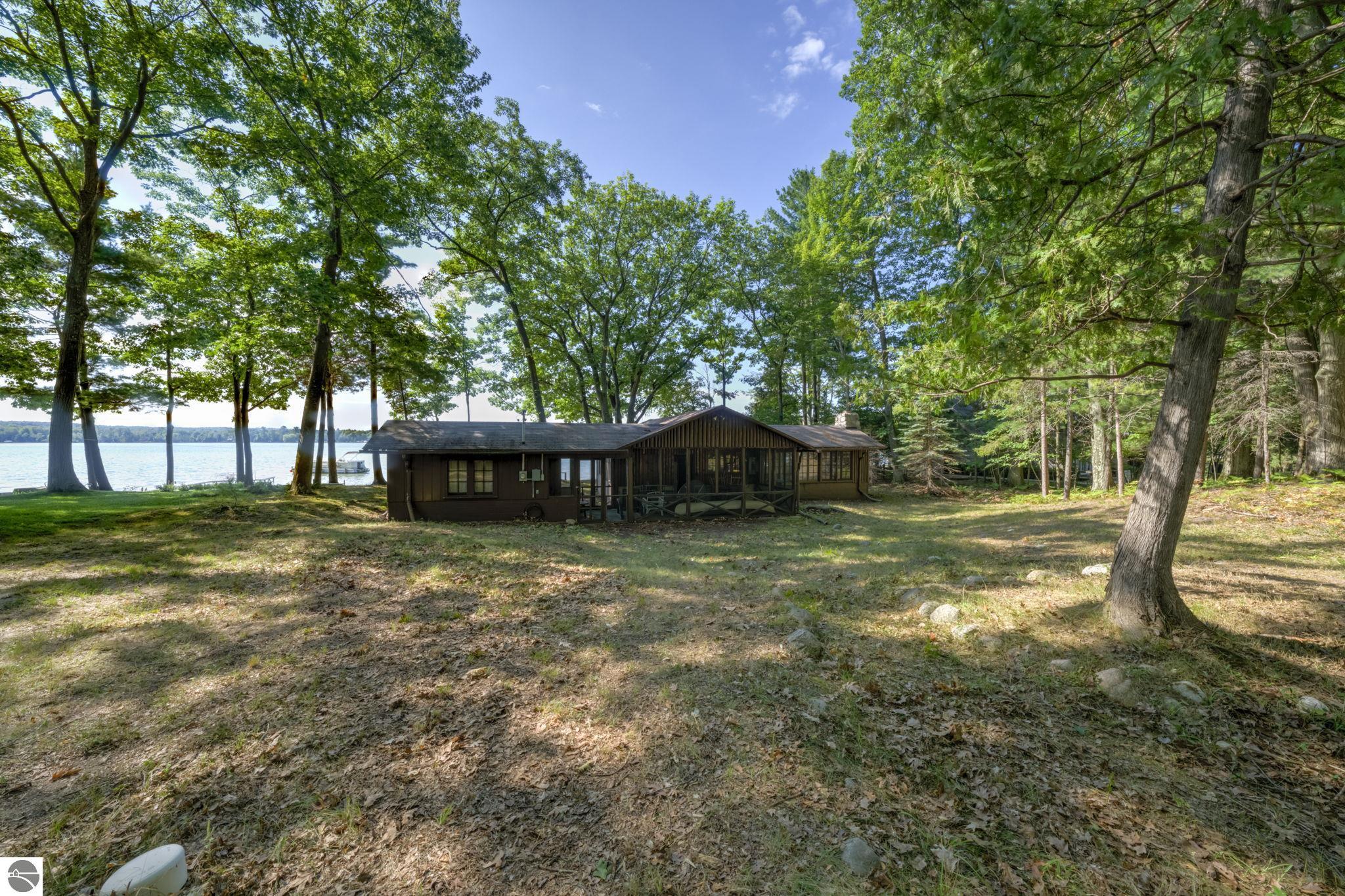 276 E Traverse Lake Road