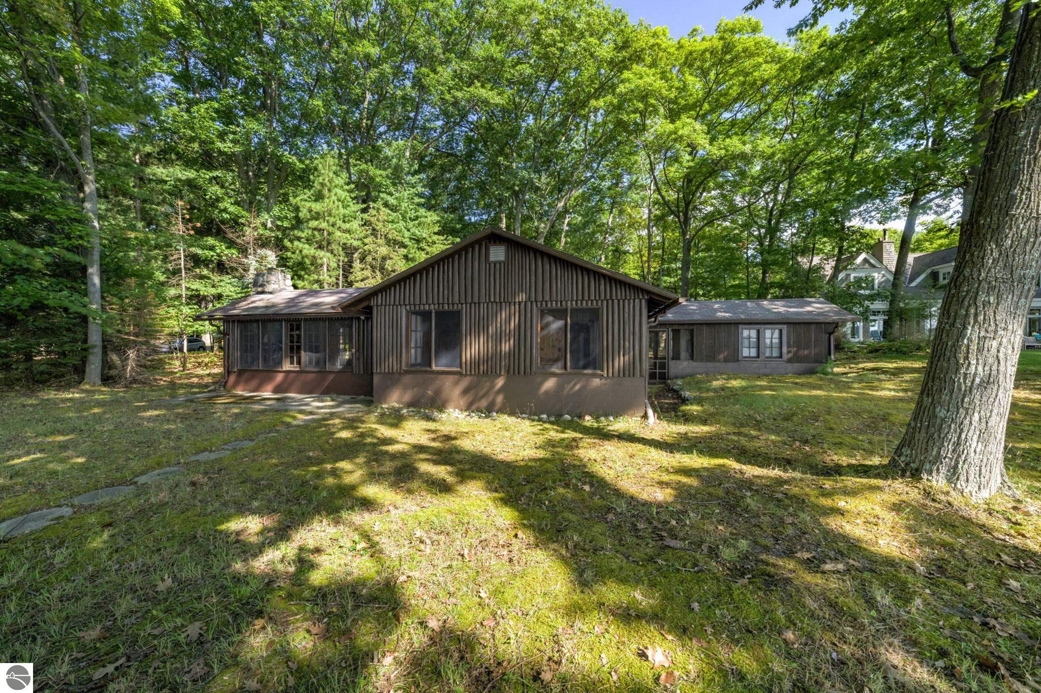 276 E Traverse Lake Road