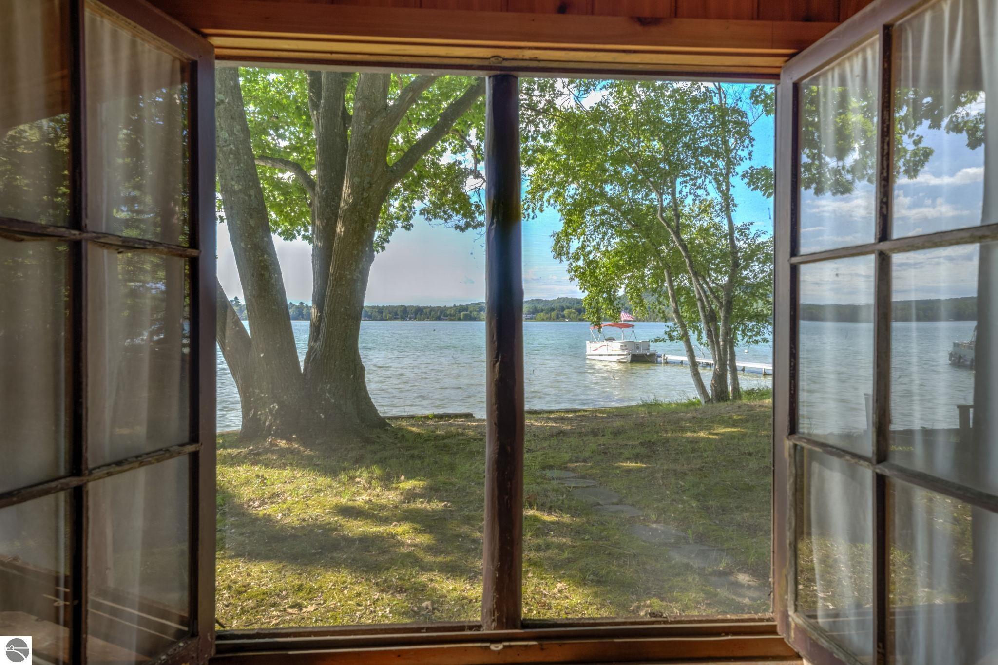 276 E Traverse Lake Road