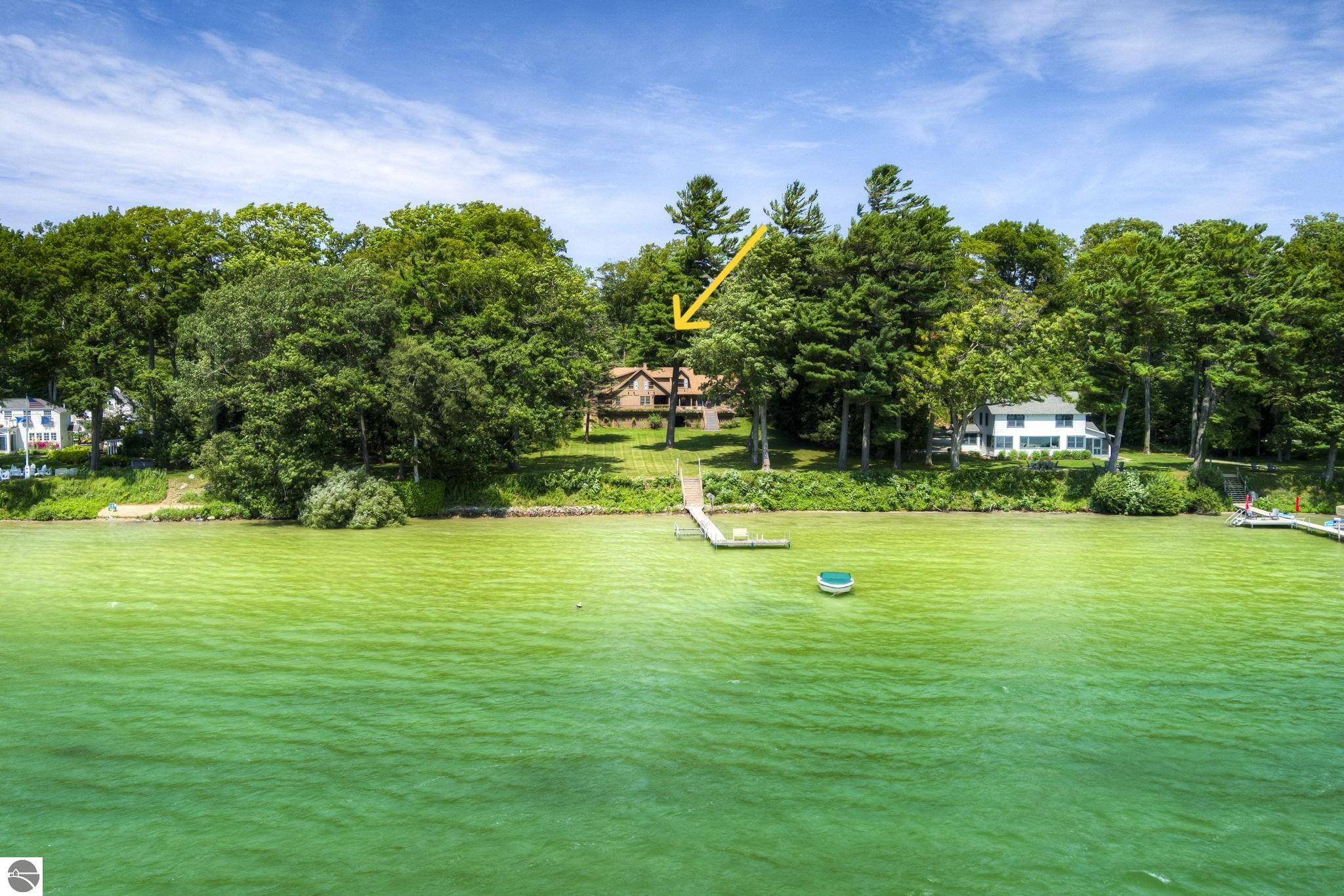 3706 N Manitou Trail