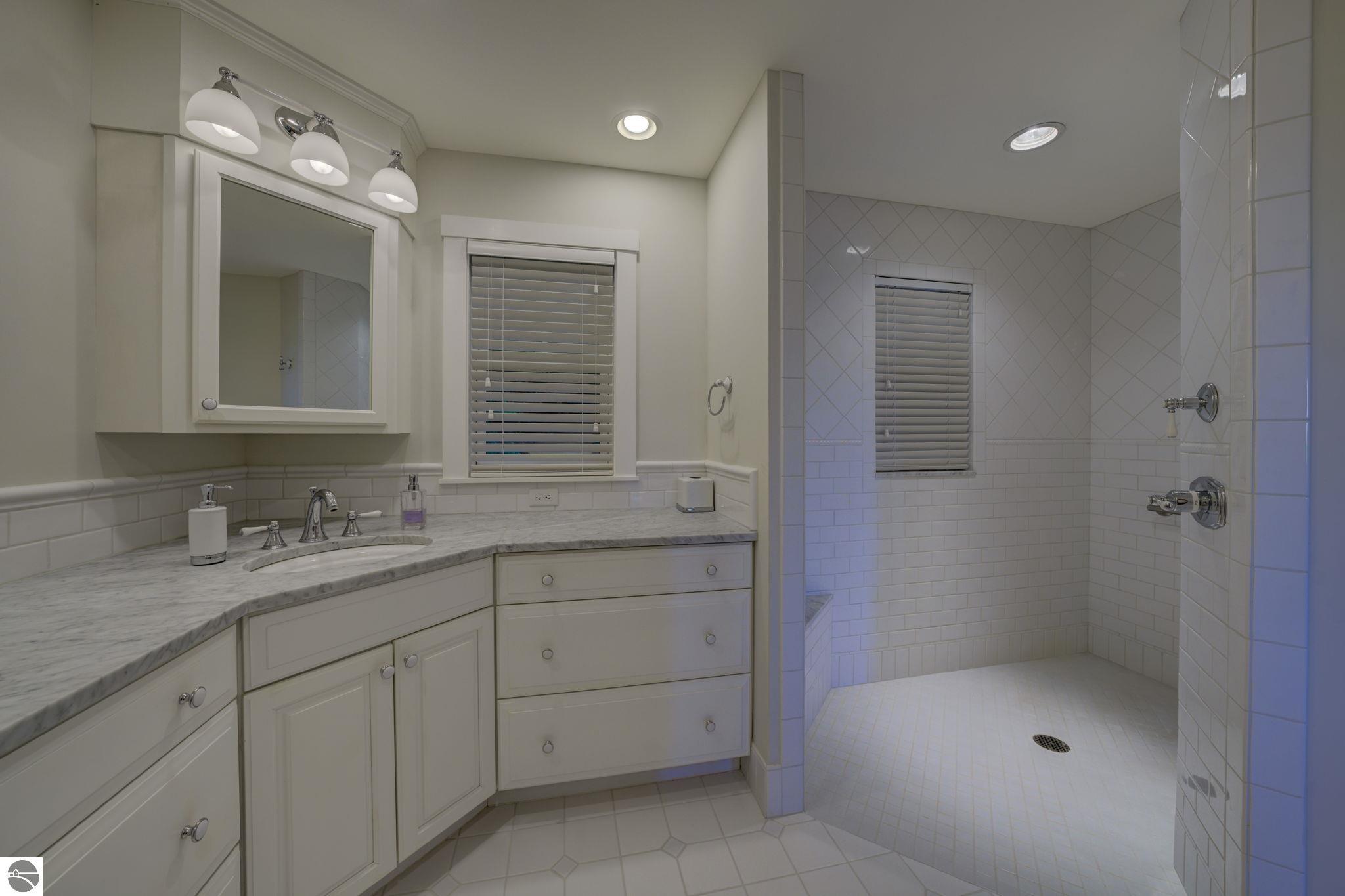 1221 S Bay View Trail