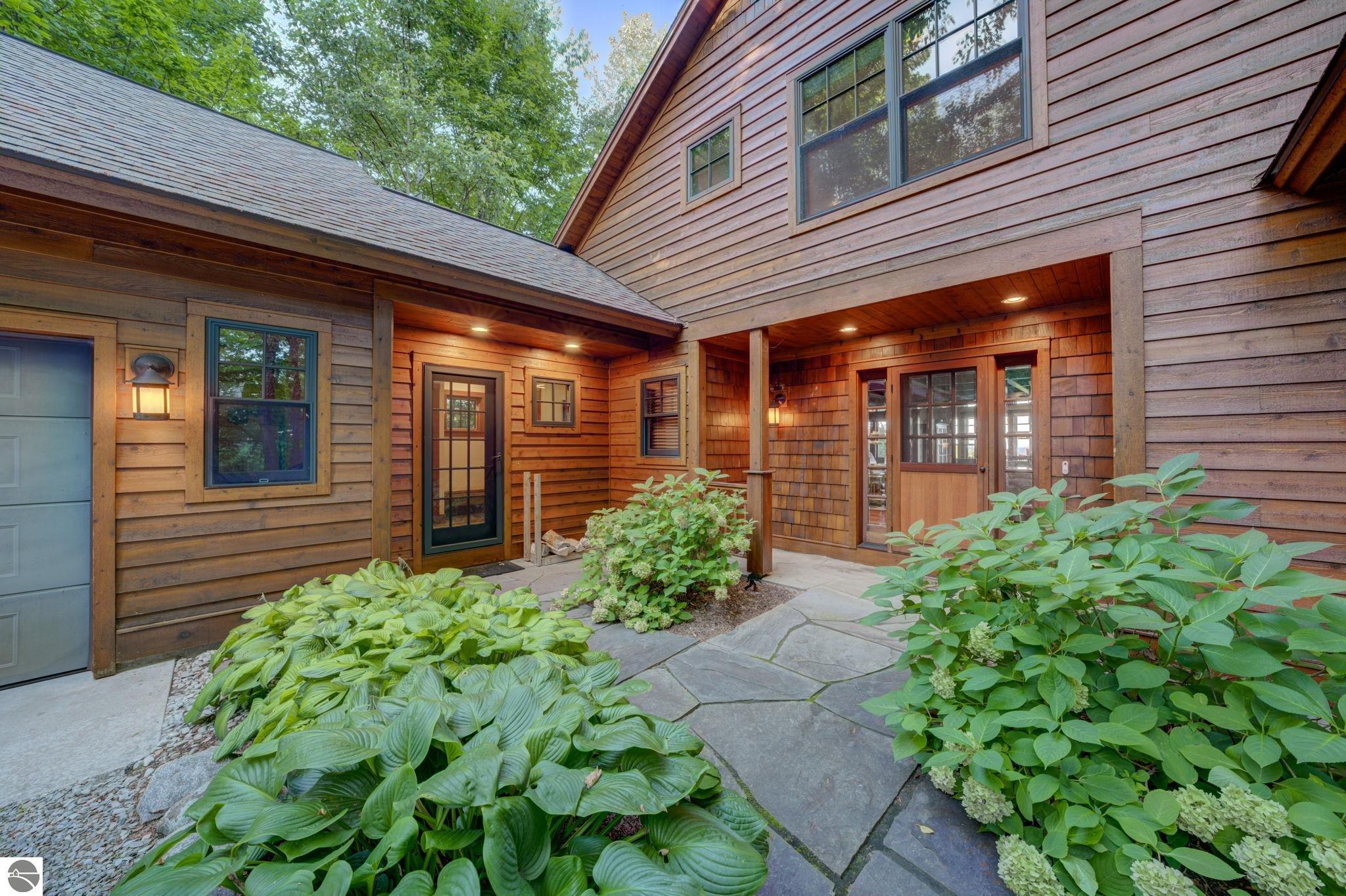 1221 S Bay View Trail