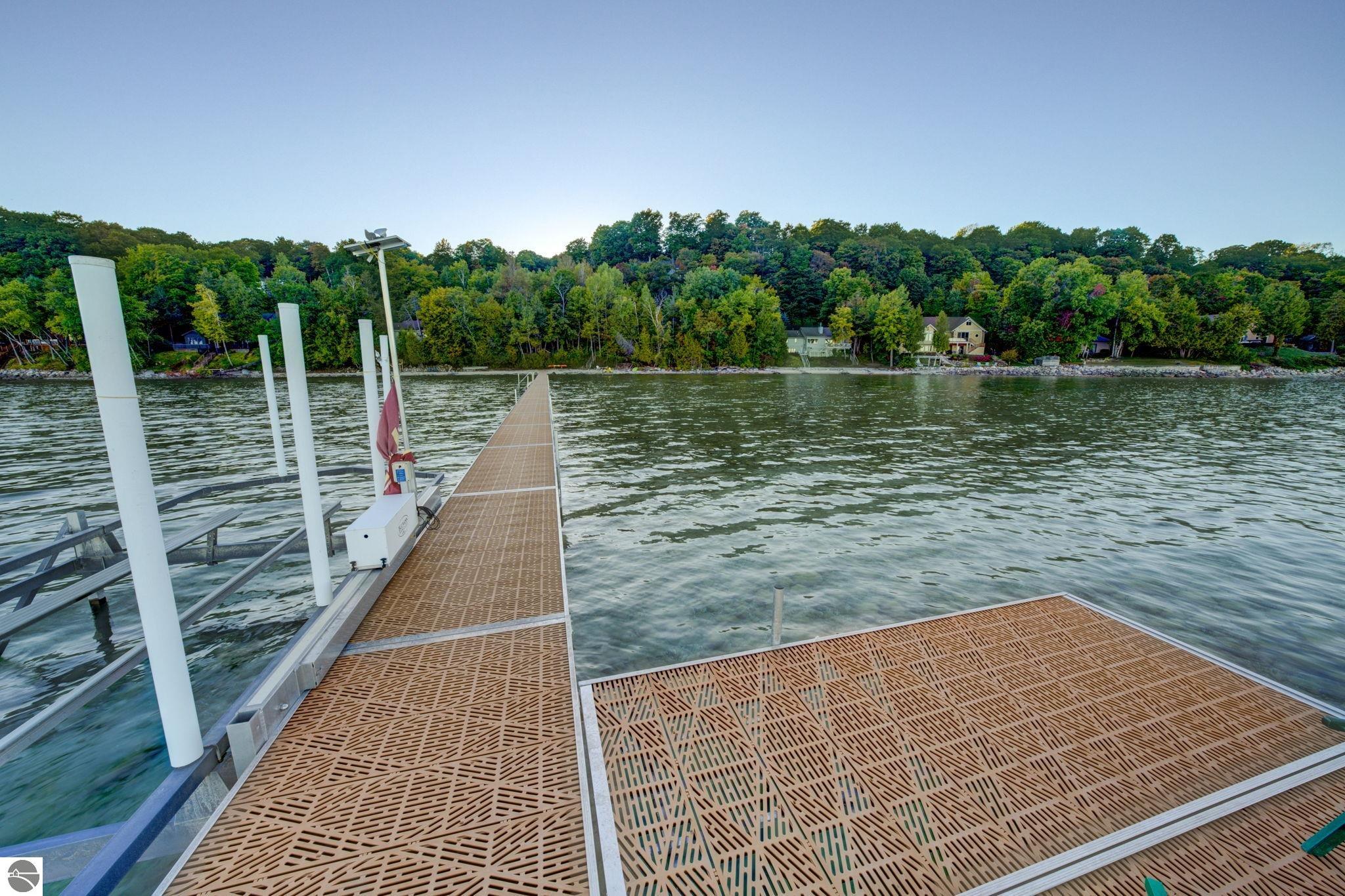 1221 S Bay View Trail