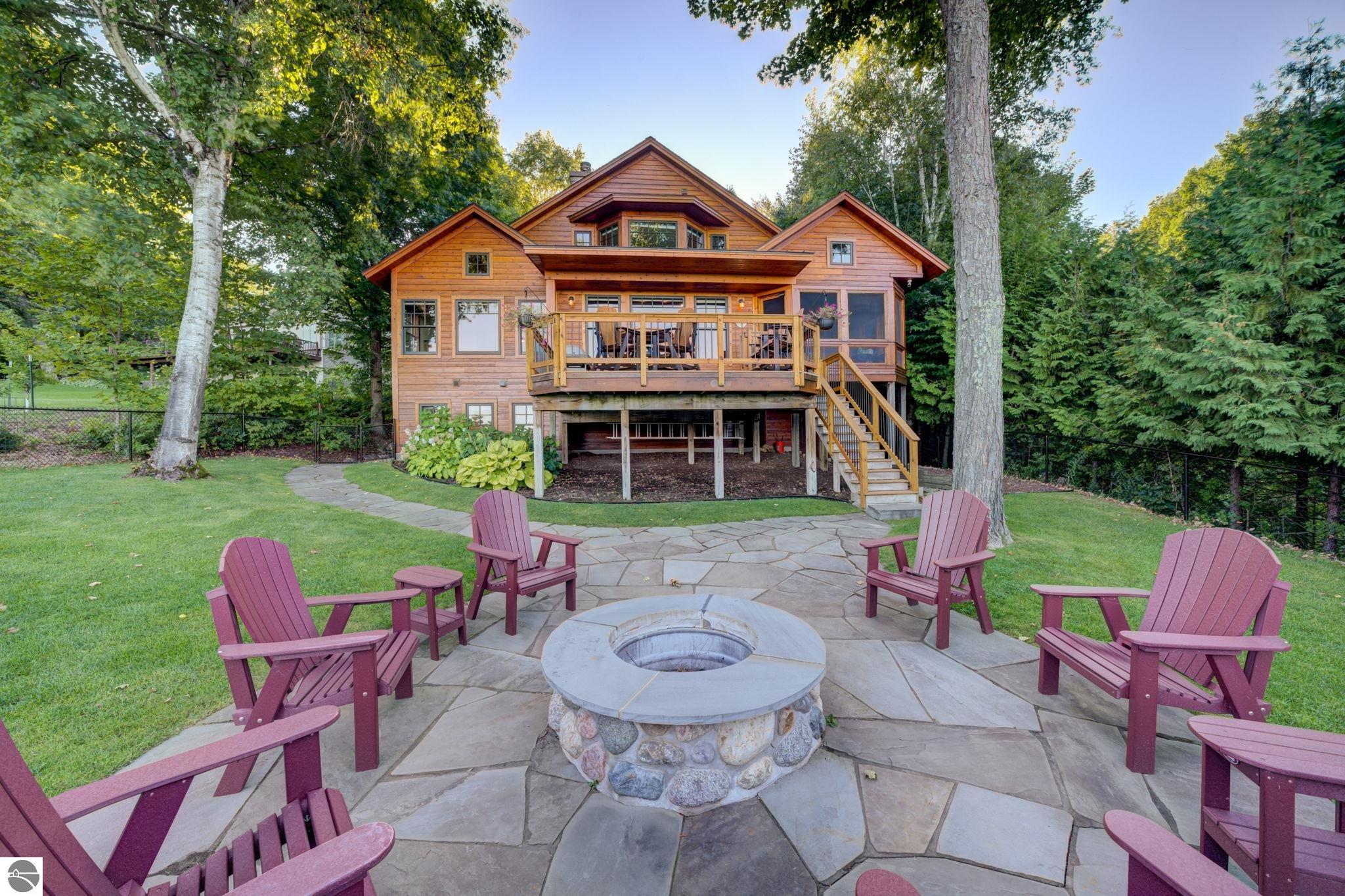 1221 S Bay View Trail
