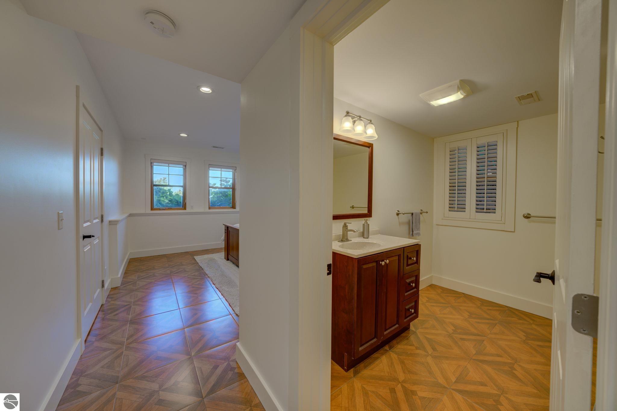 1221 S Bay View Trail