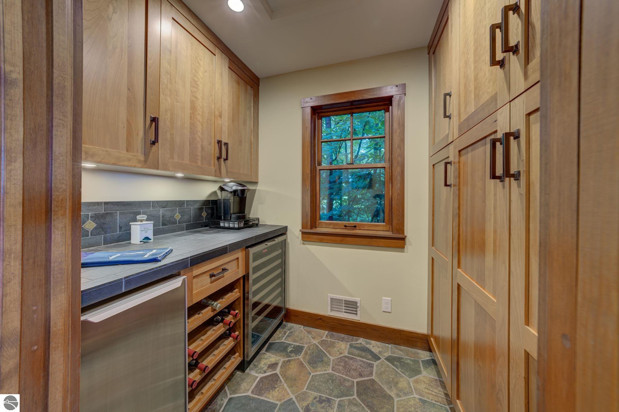 1221 S Bay View Trail