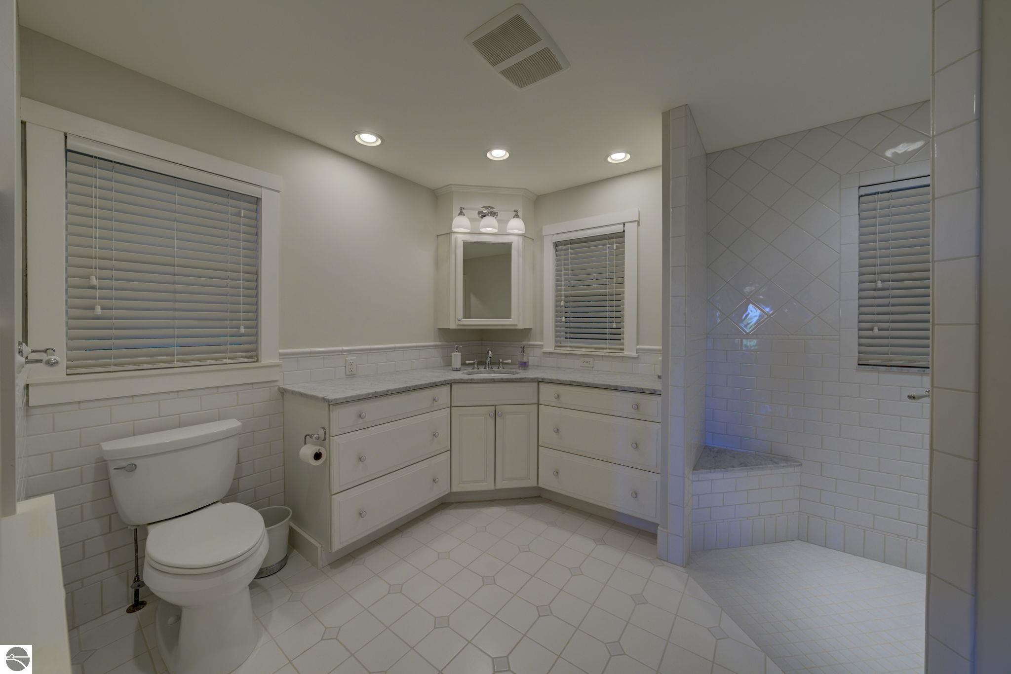 1221 S Bay View Trail