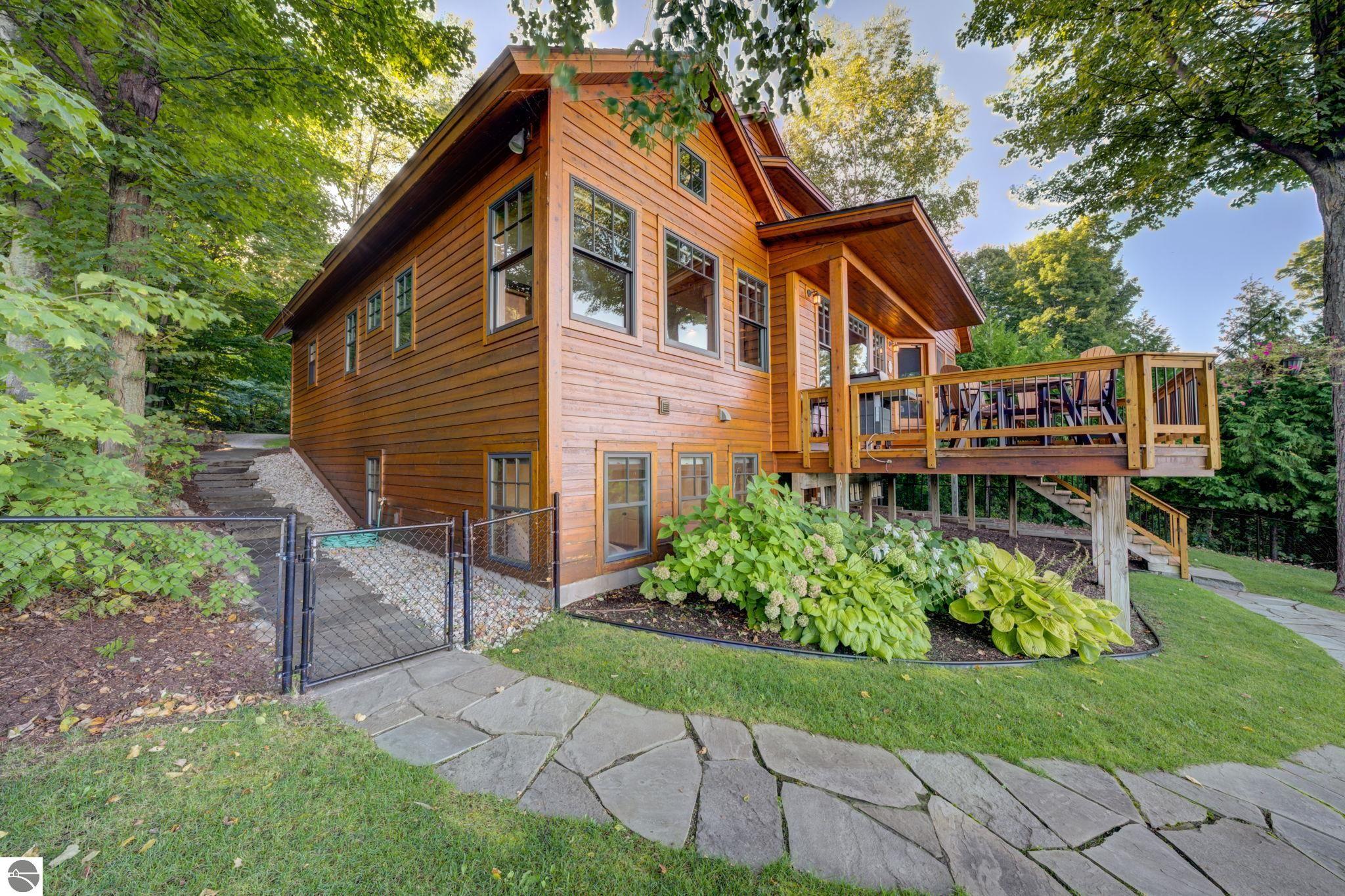 1221 S Bay View Trail
