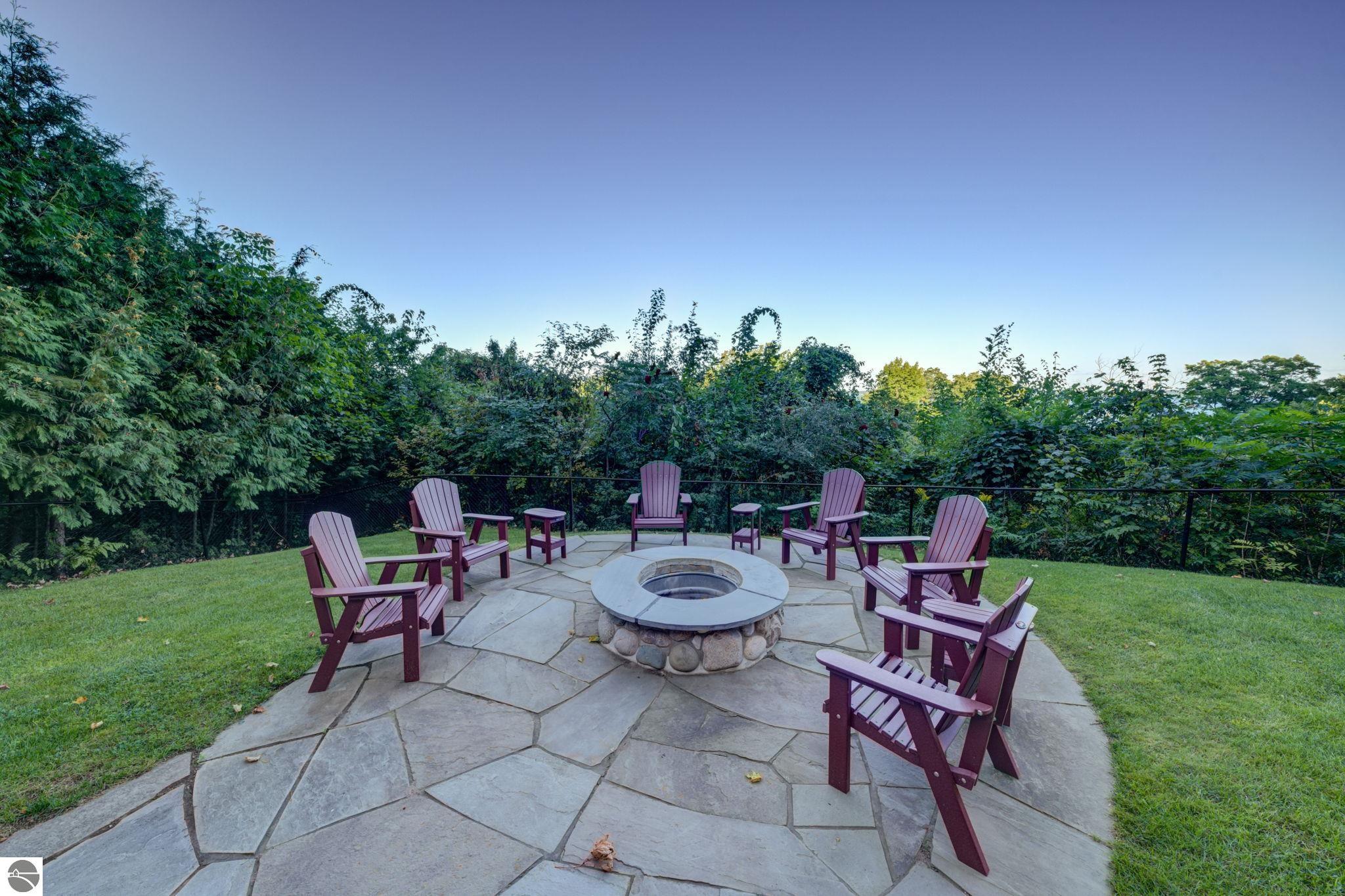 1221 S Bay View Trail