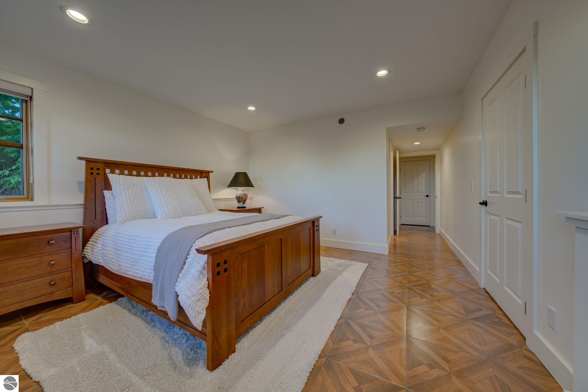 1221 S Bay View Trail