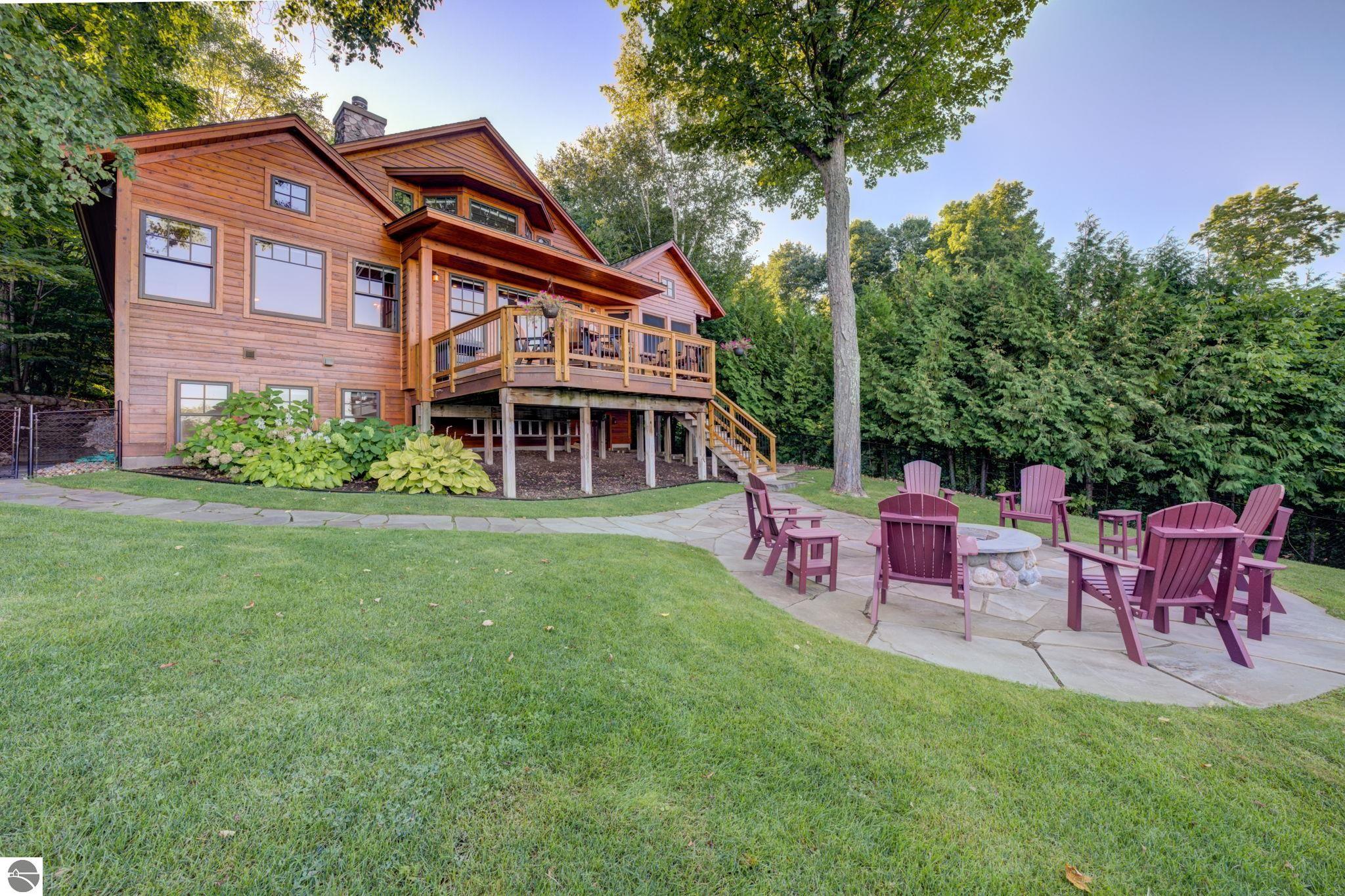1221 S Bay View Trail